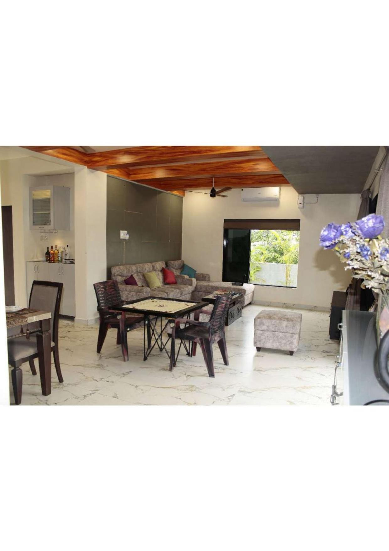 Villa photo 1