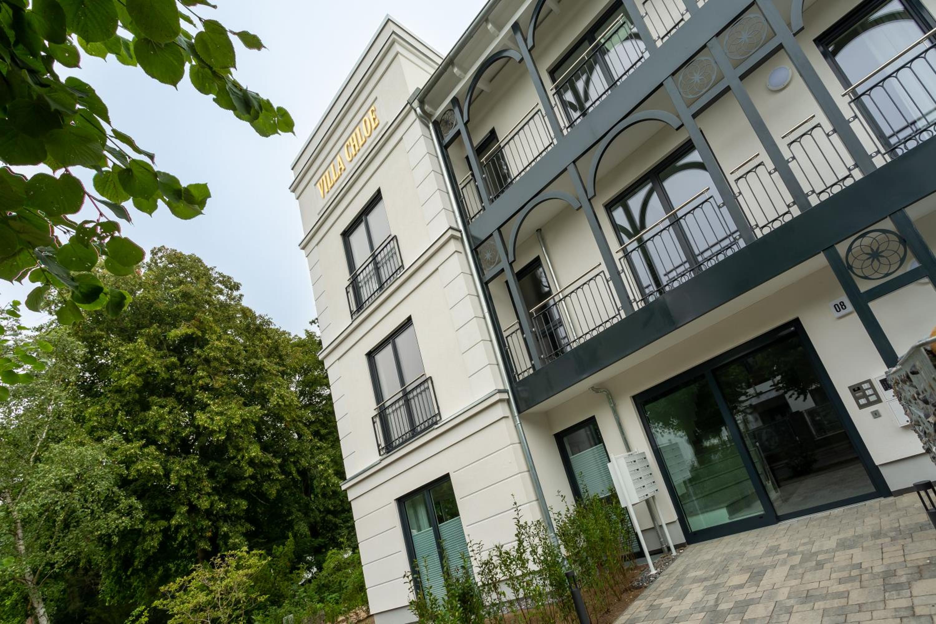 Apartment 2 with south-facing terrace and garden photo 2