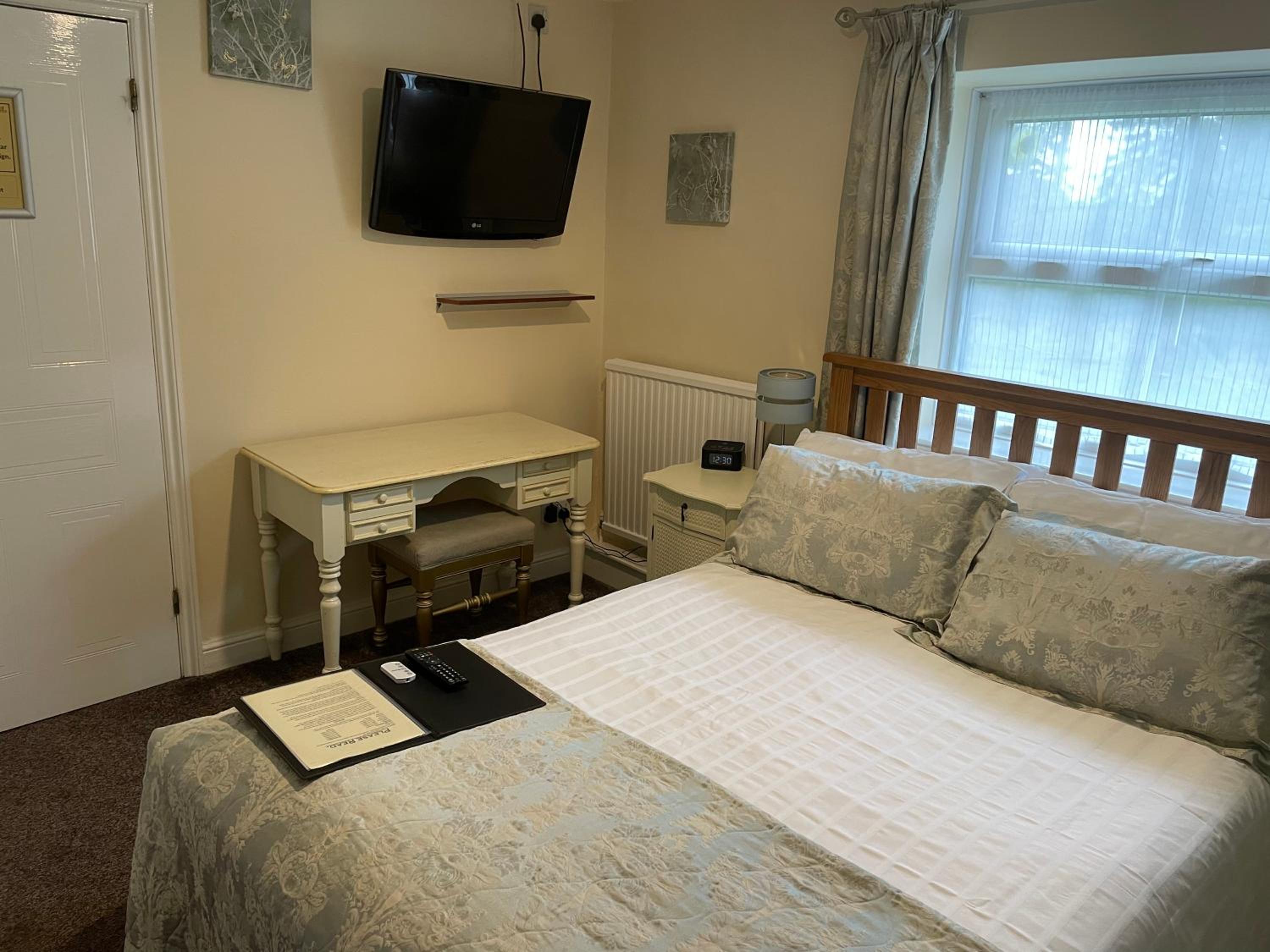 Double Room with Private Bathroom