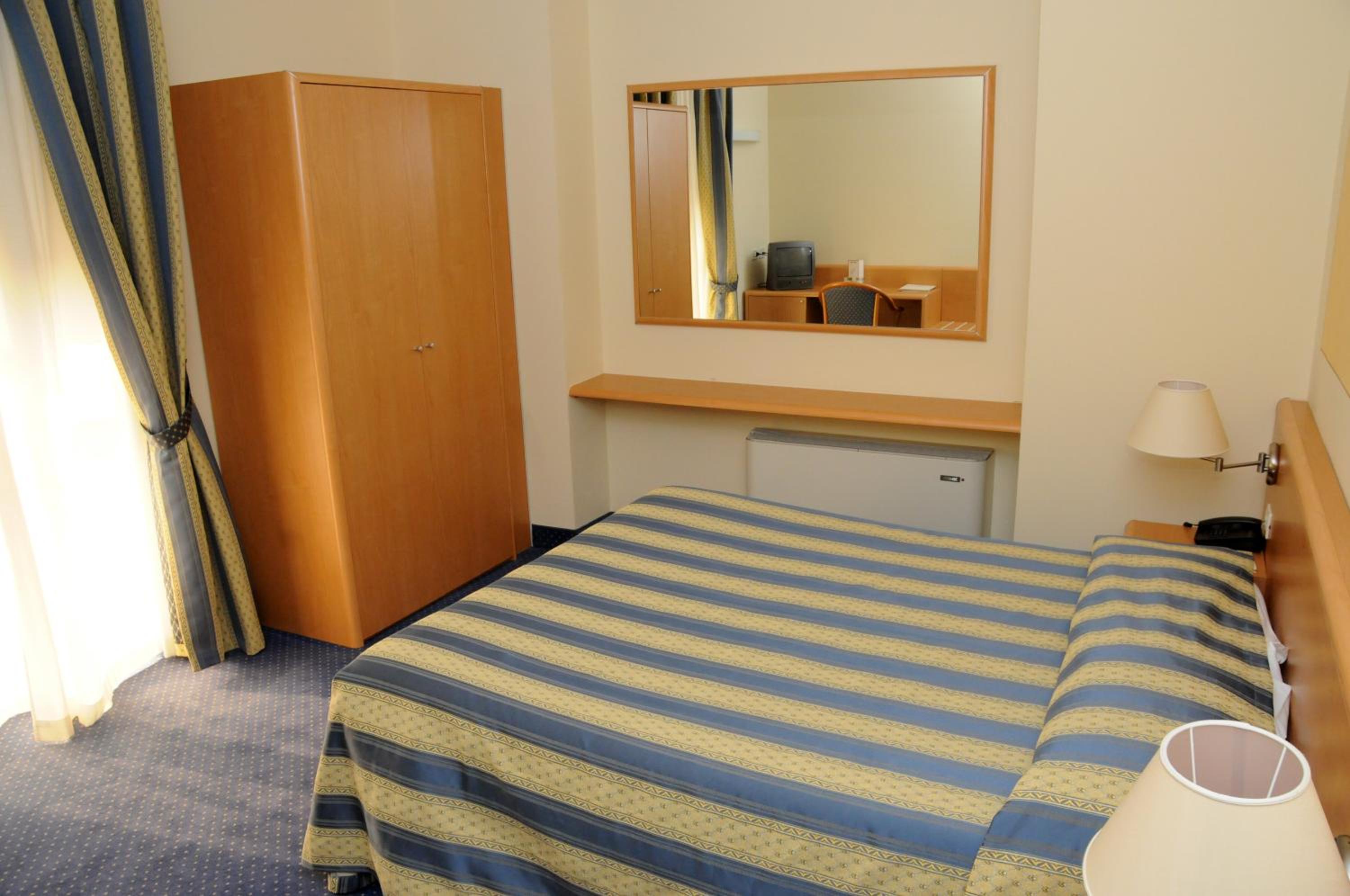 Double Room - Photo 3