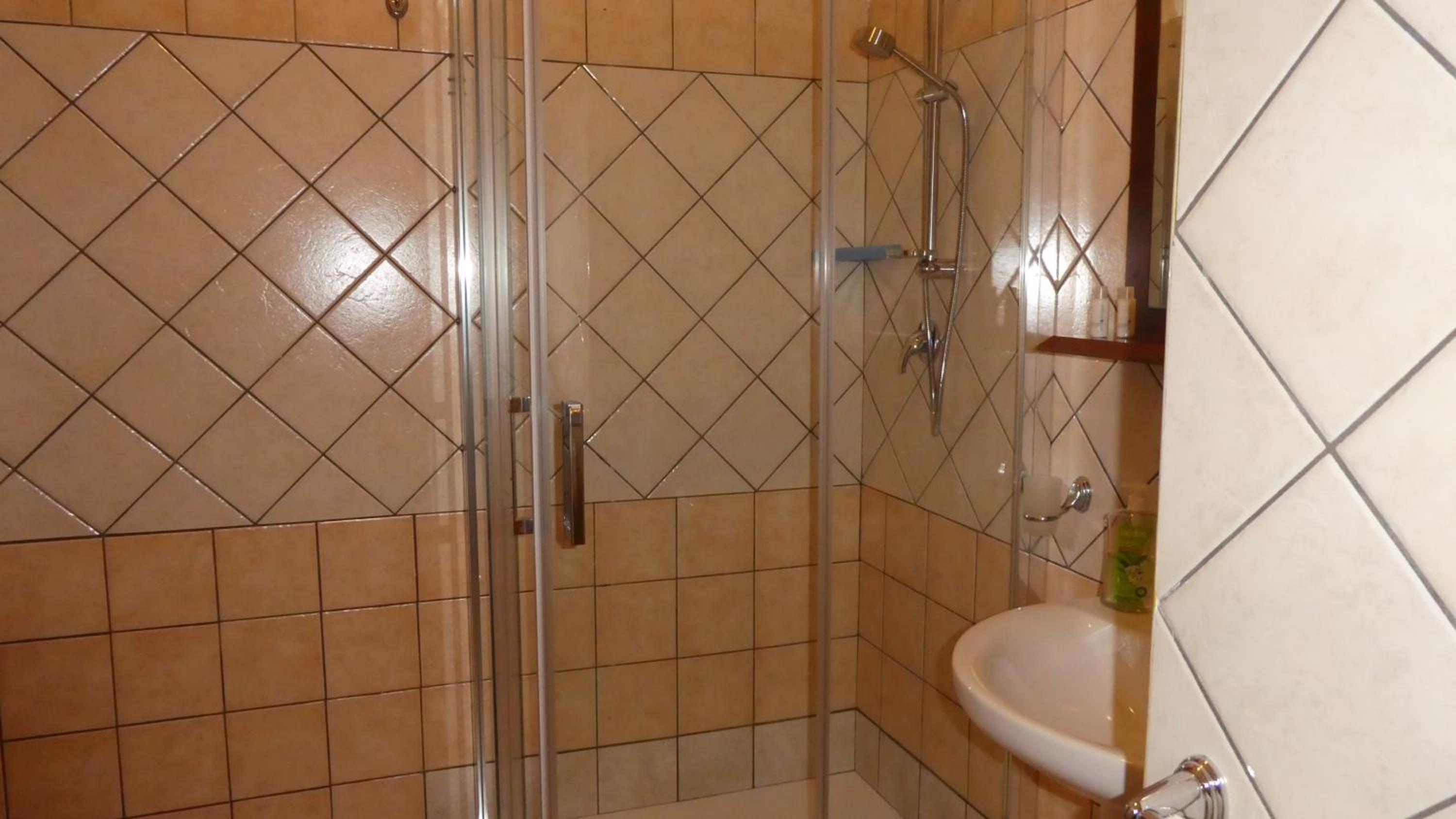 Triple Room - Photo 11