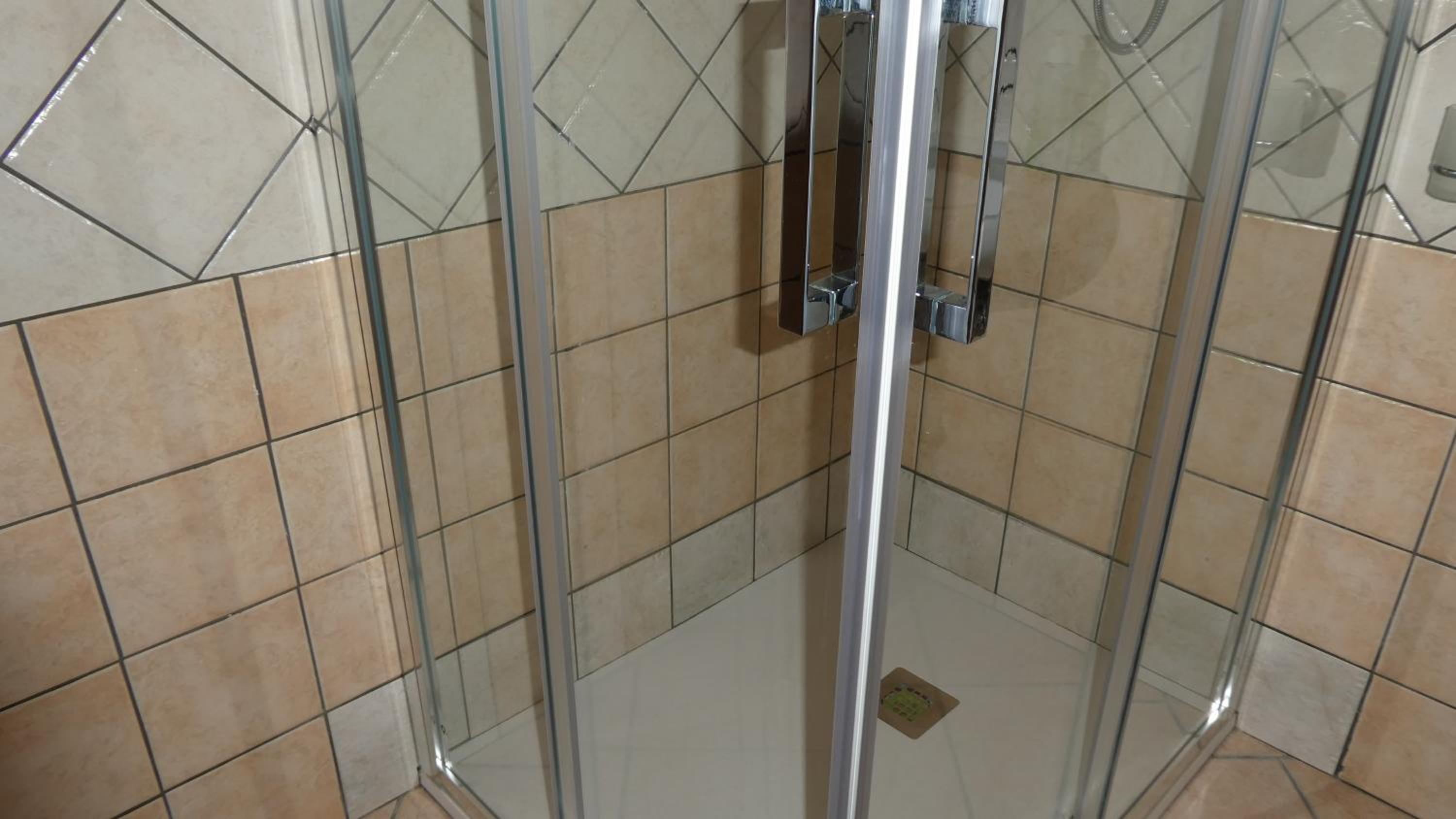 Triple Room - Photo 12