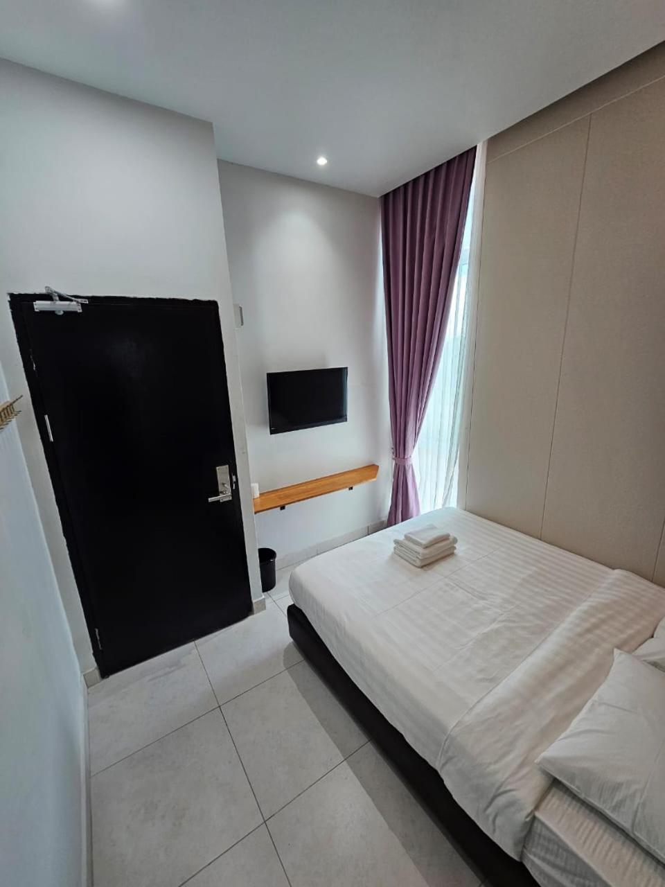 Deluxe Queen Room photo 3