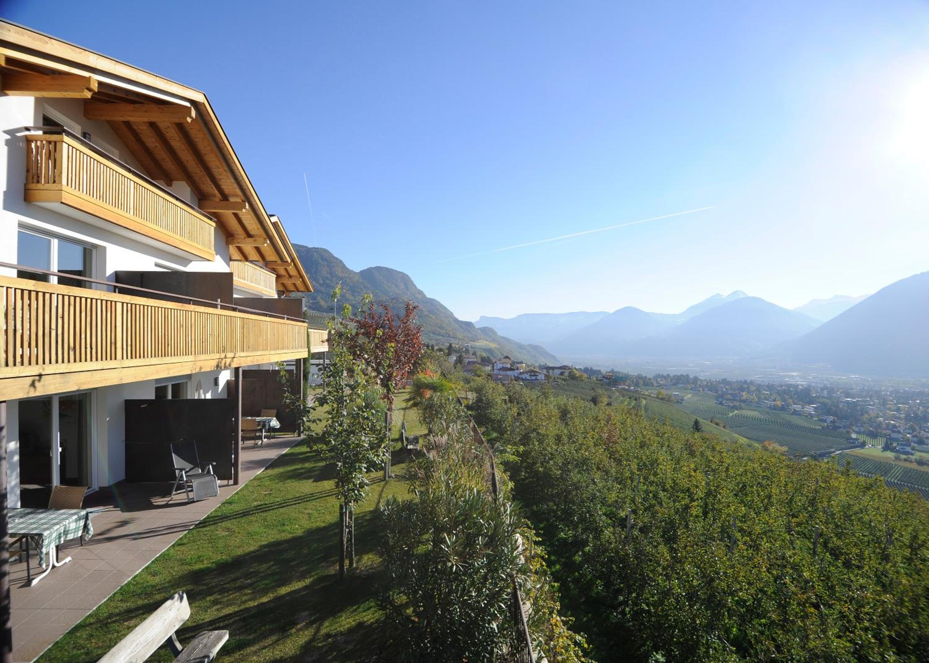One-Bedroom Apartment with Balcony photo 3