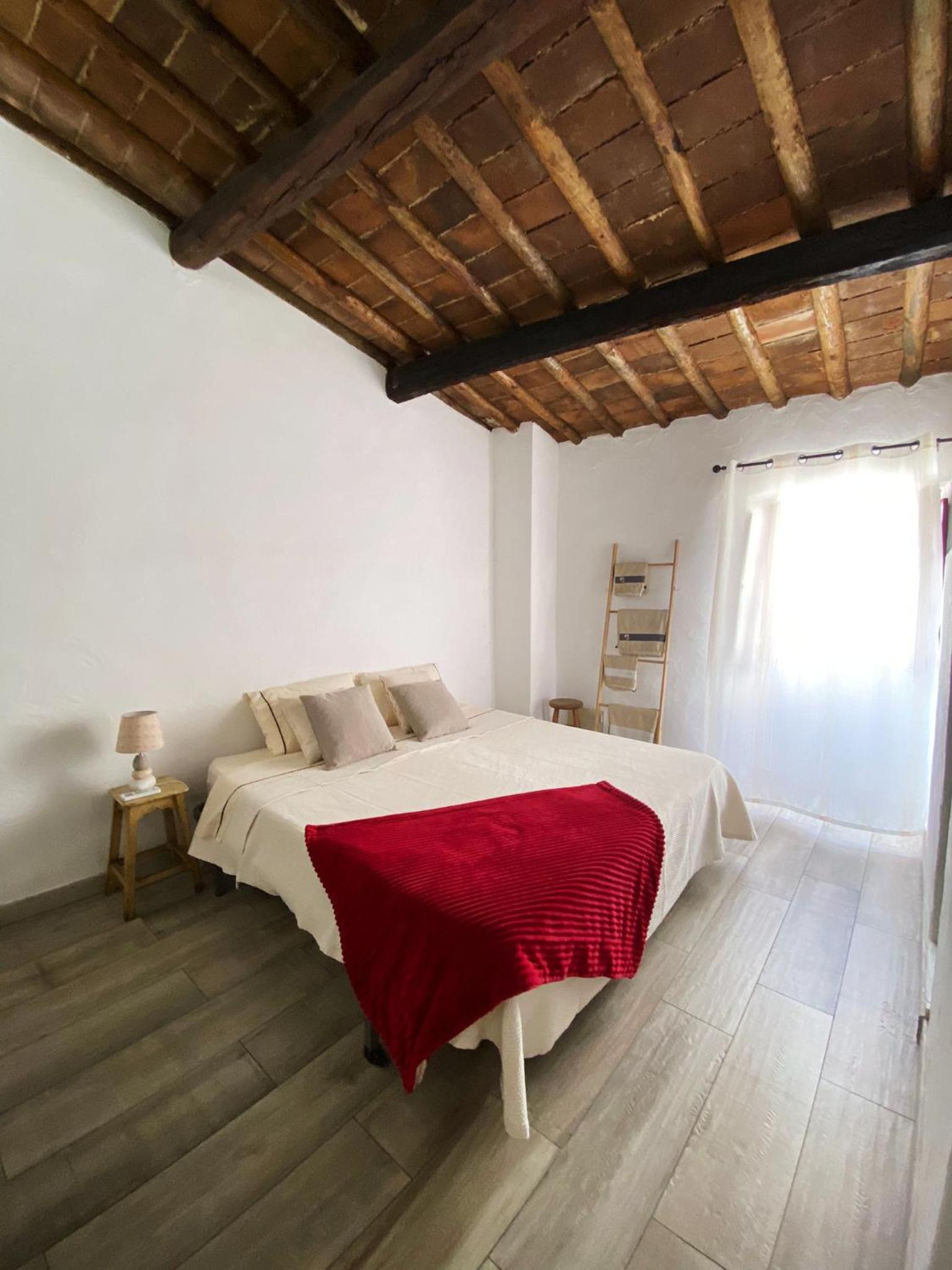 One-Bedroom House - Photo 3
