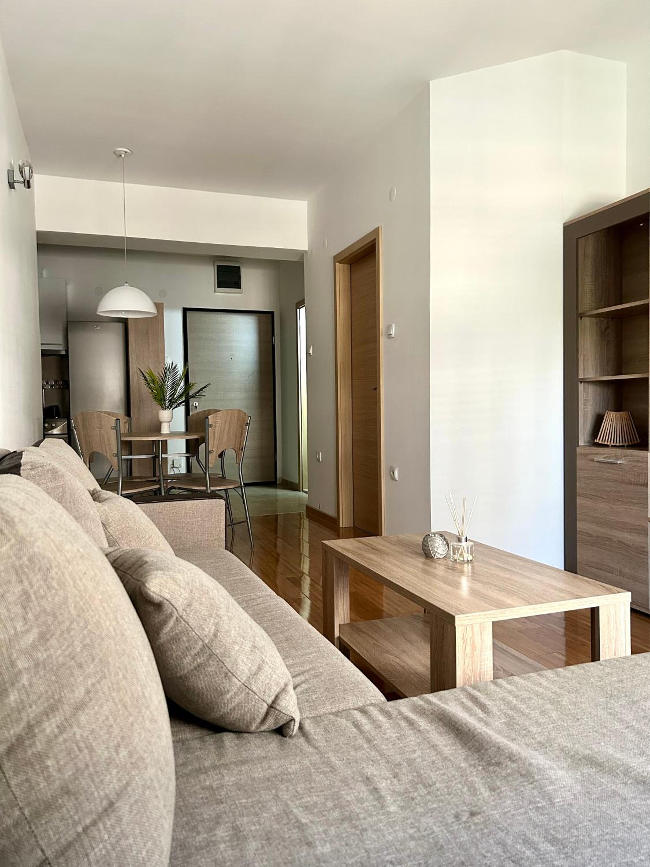 One-Bedroom Apartment photo 1