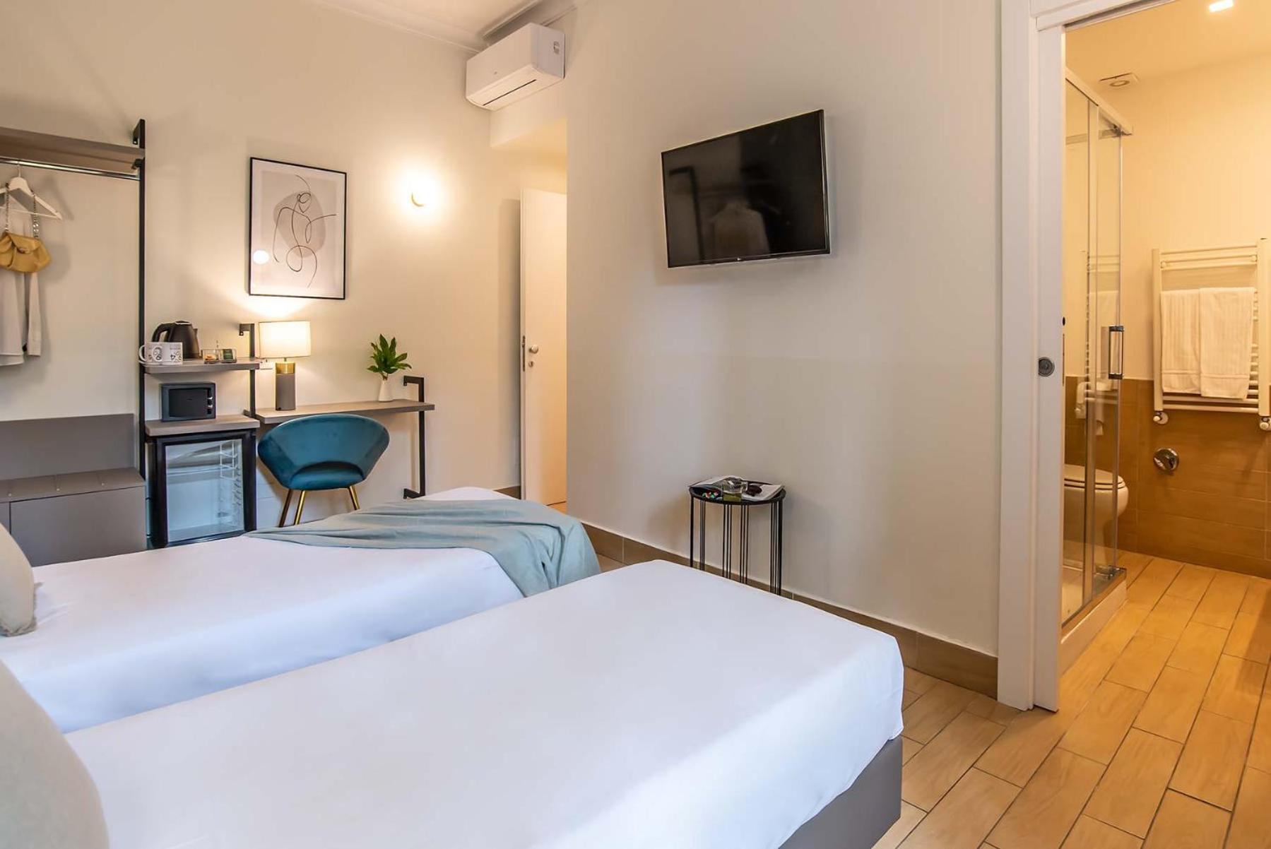 Double or Twin Room photo 2