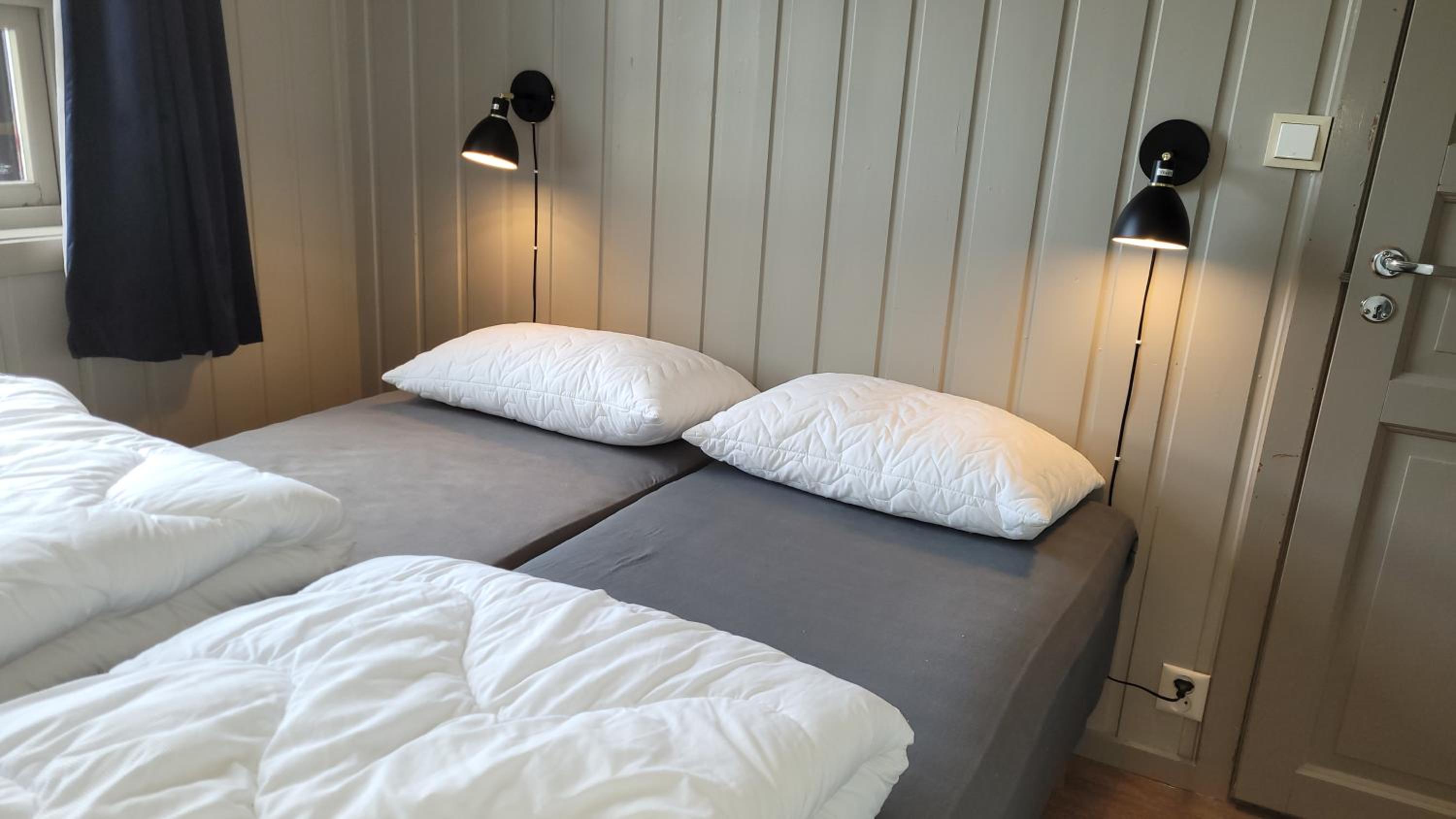 Three-Bedroom Apartment - Photo 5