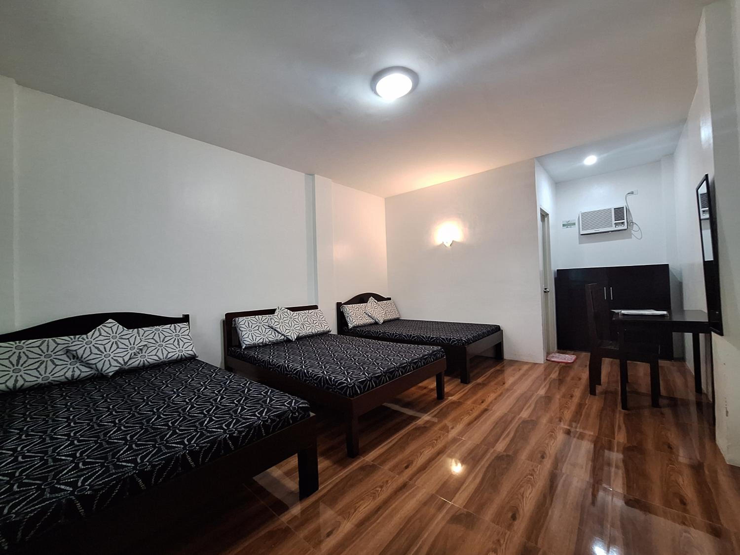 Family Room with Sea View photo 3