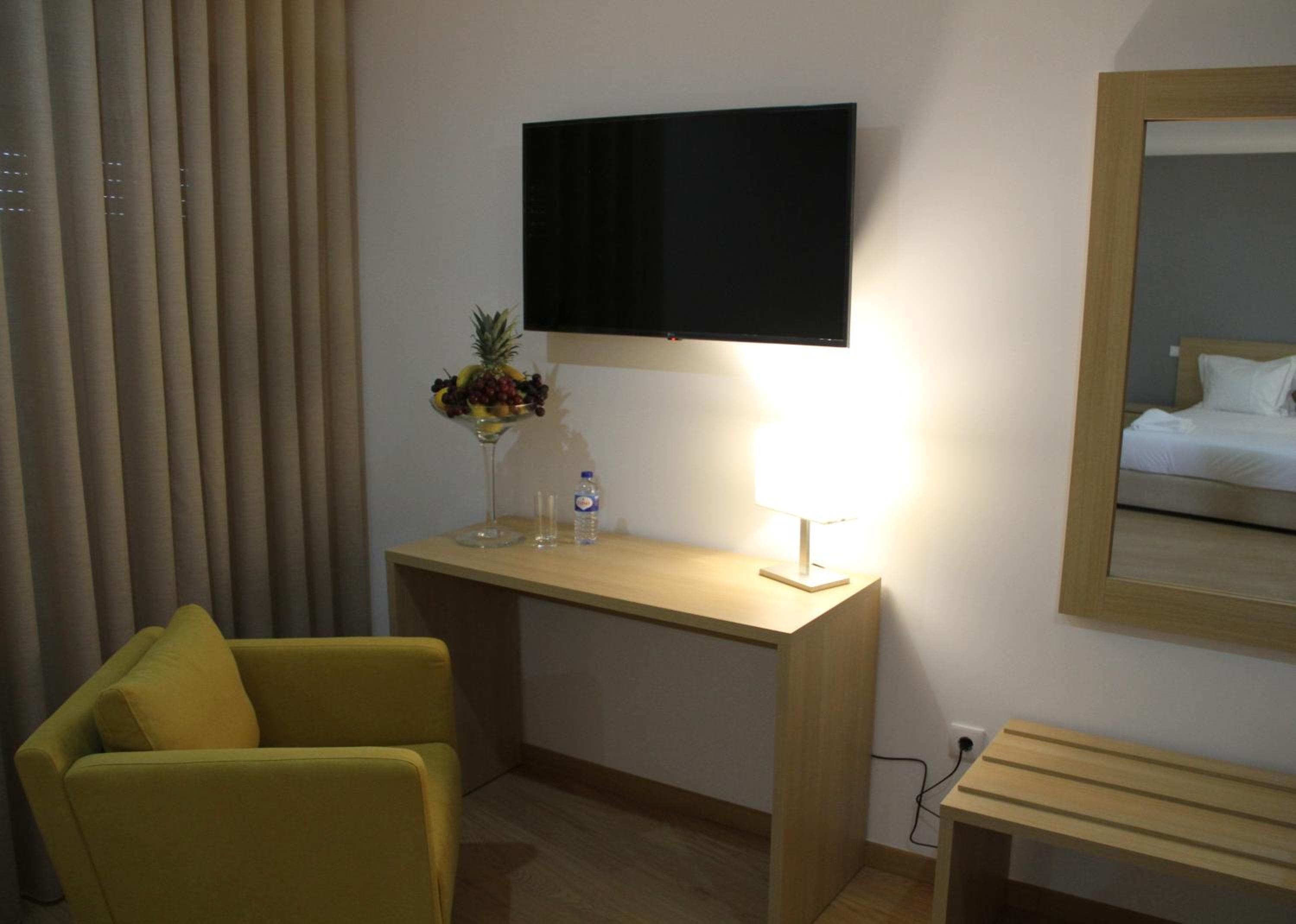 Deluxe Double Room - Photo 9