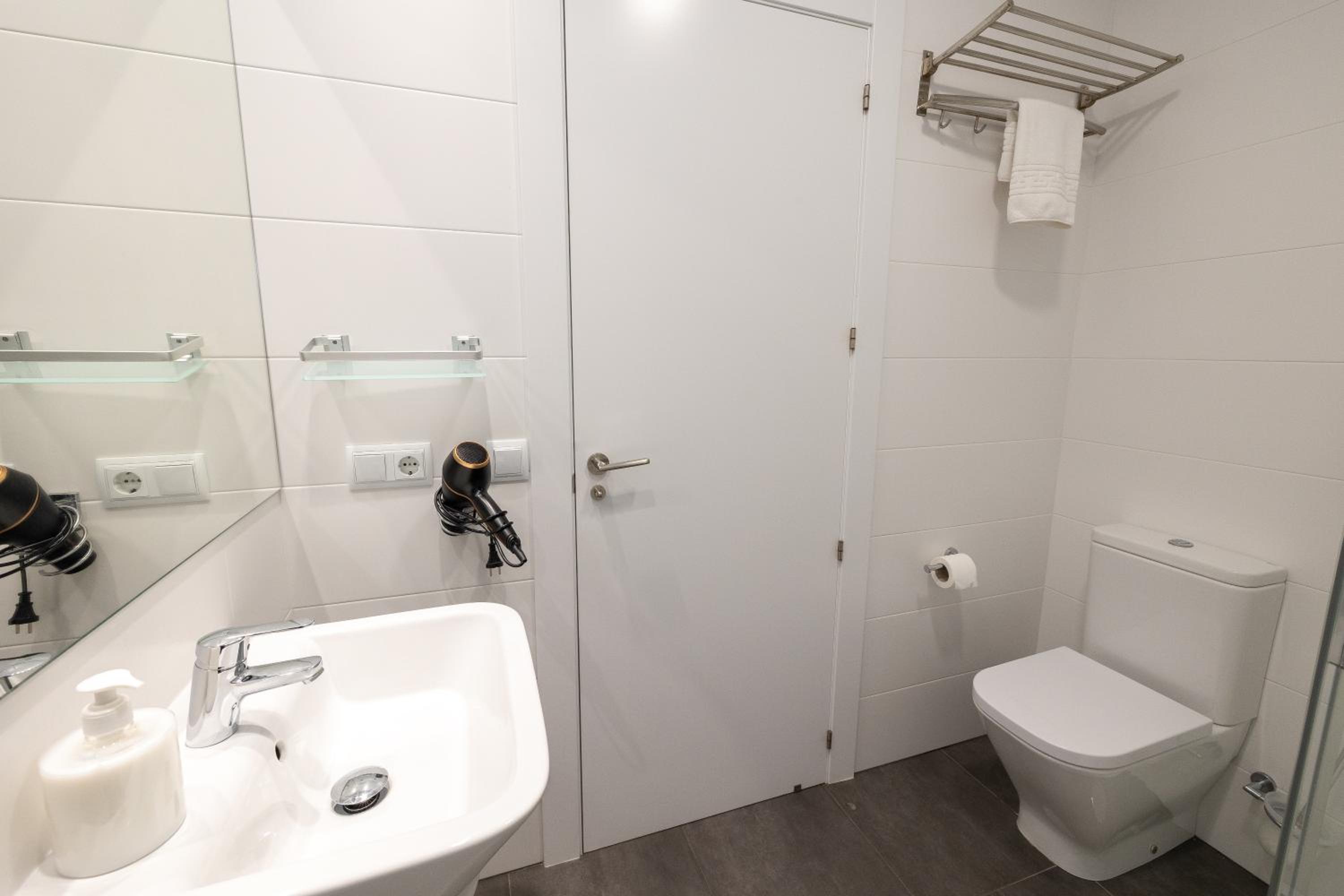 1-Bedroom Apartment photo 2
