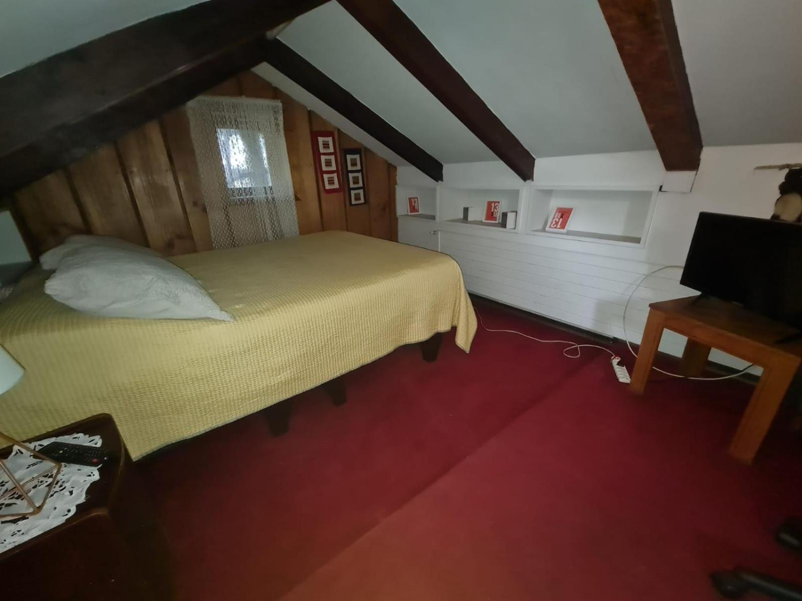 Queen Room photo 2