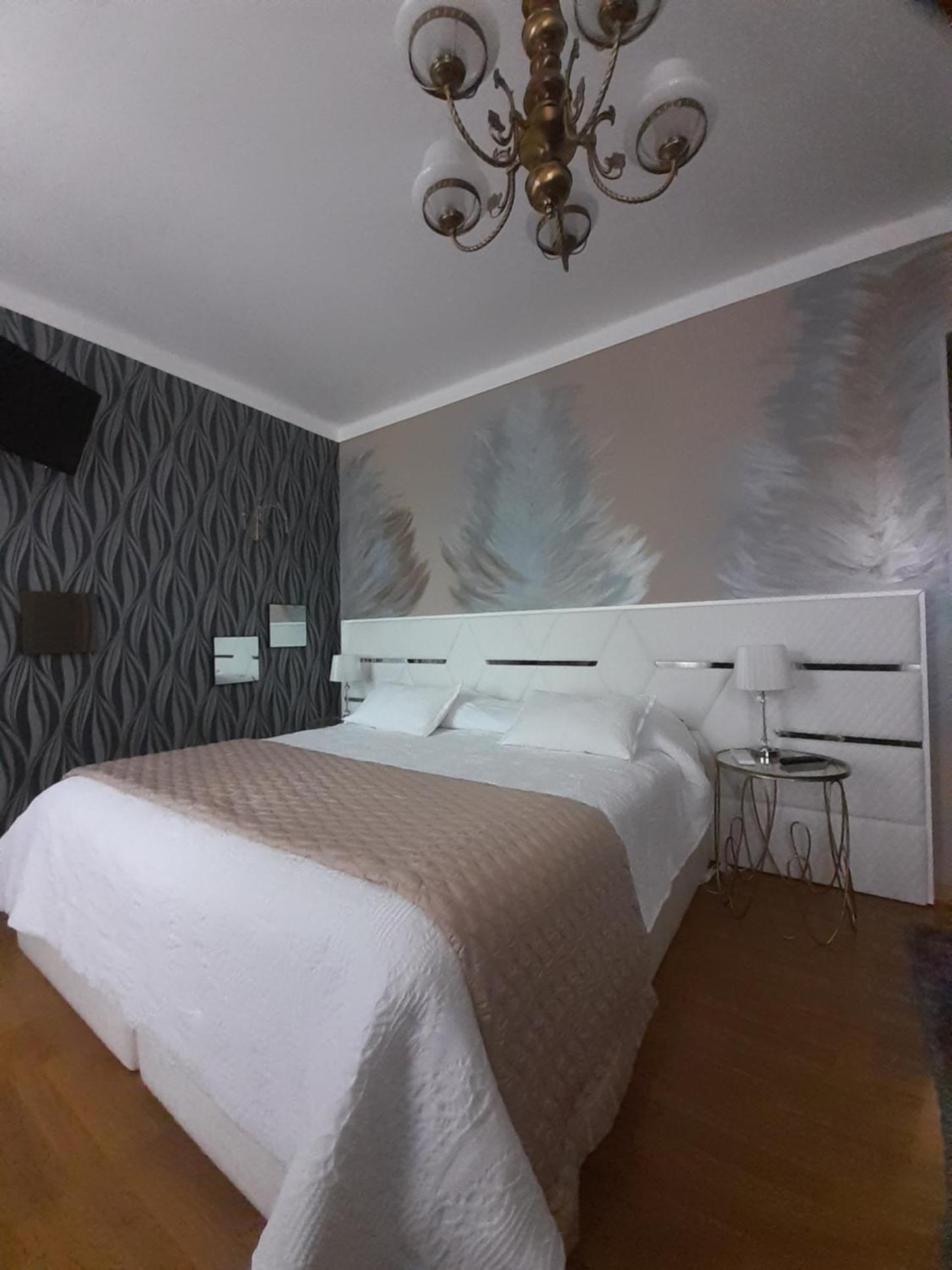 Double Room - Photo 13