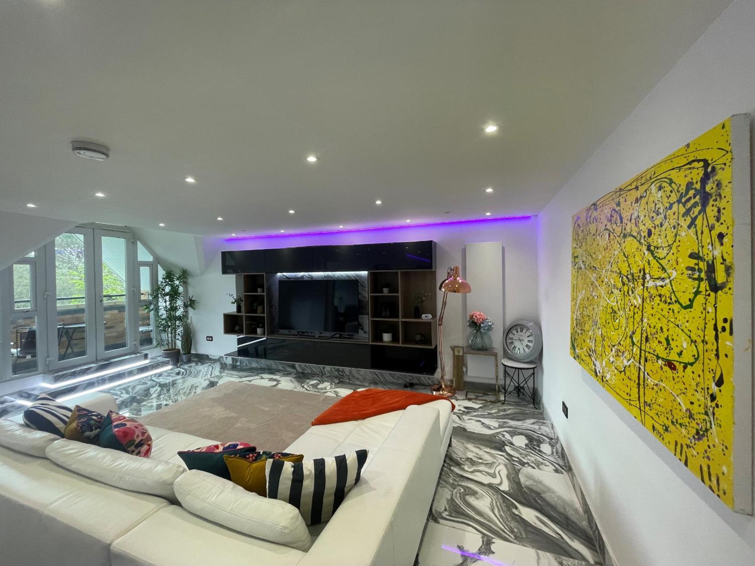 Apartment photo 1