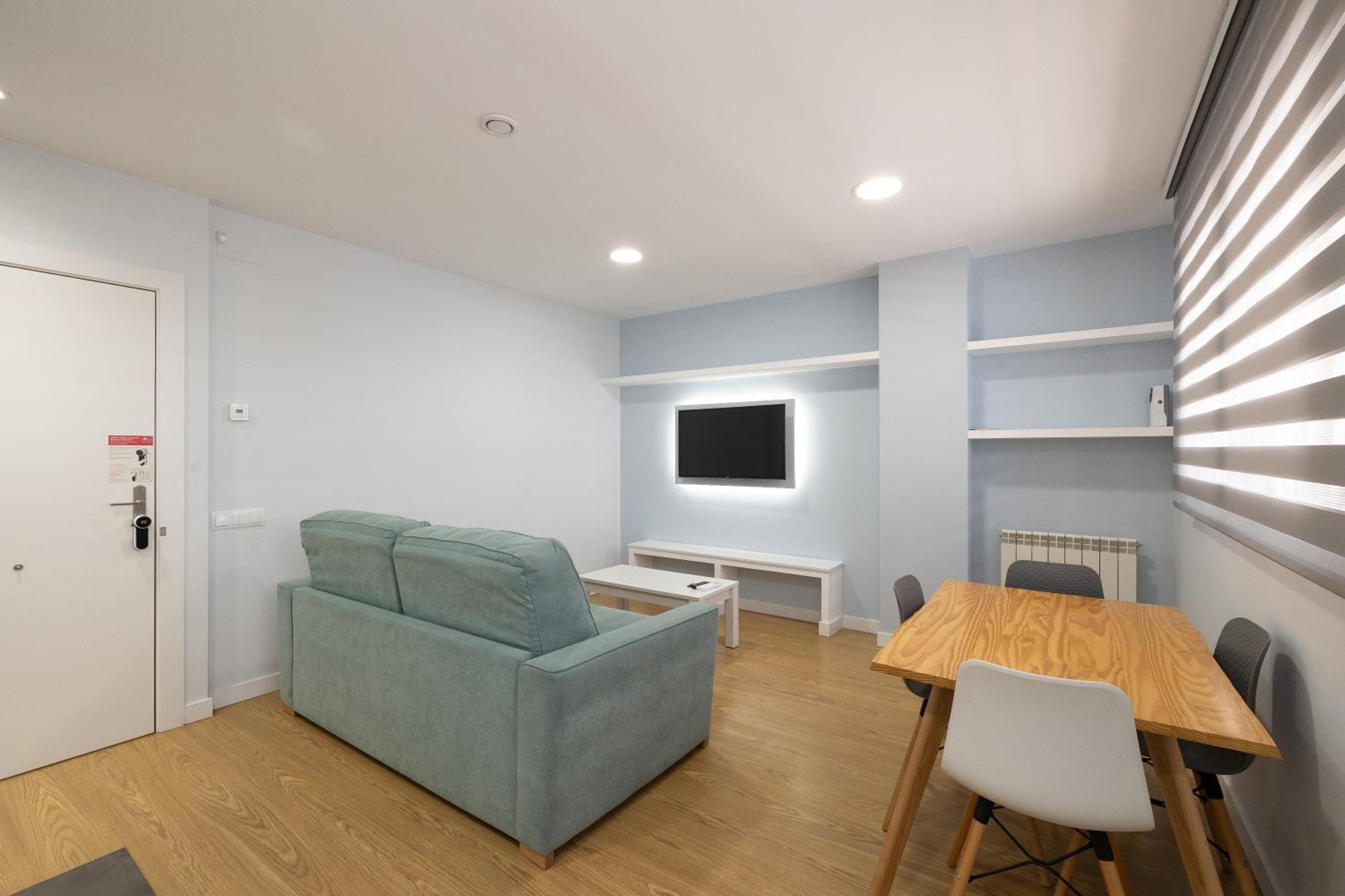 Apartment (4 Adults) photo 2