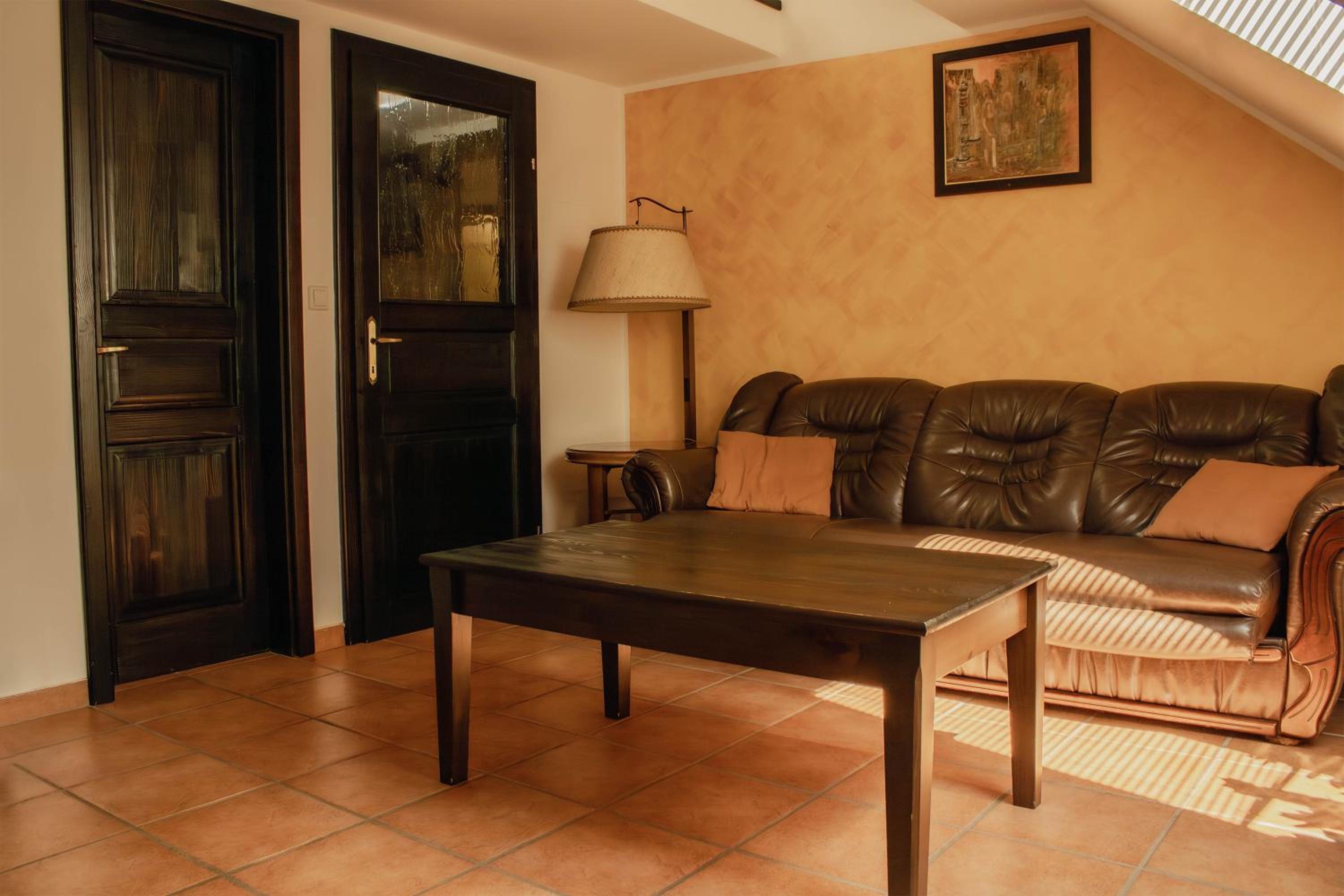 Studio Apartment - Photo 3