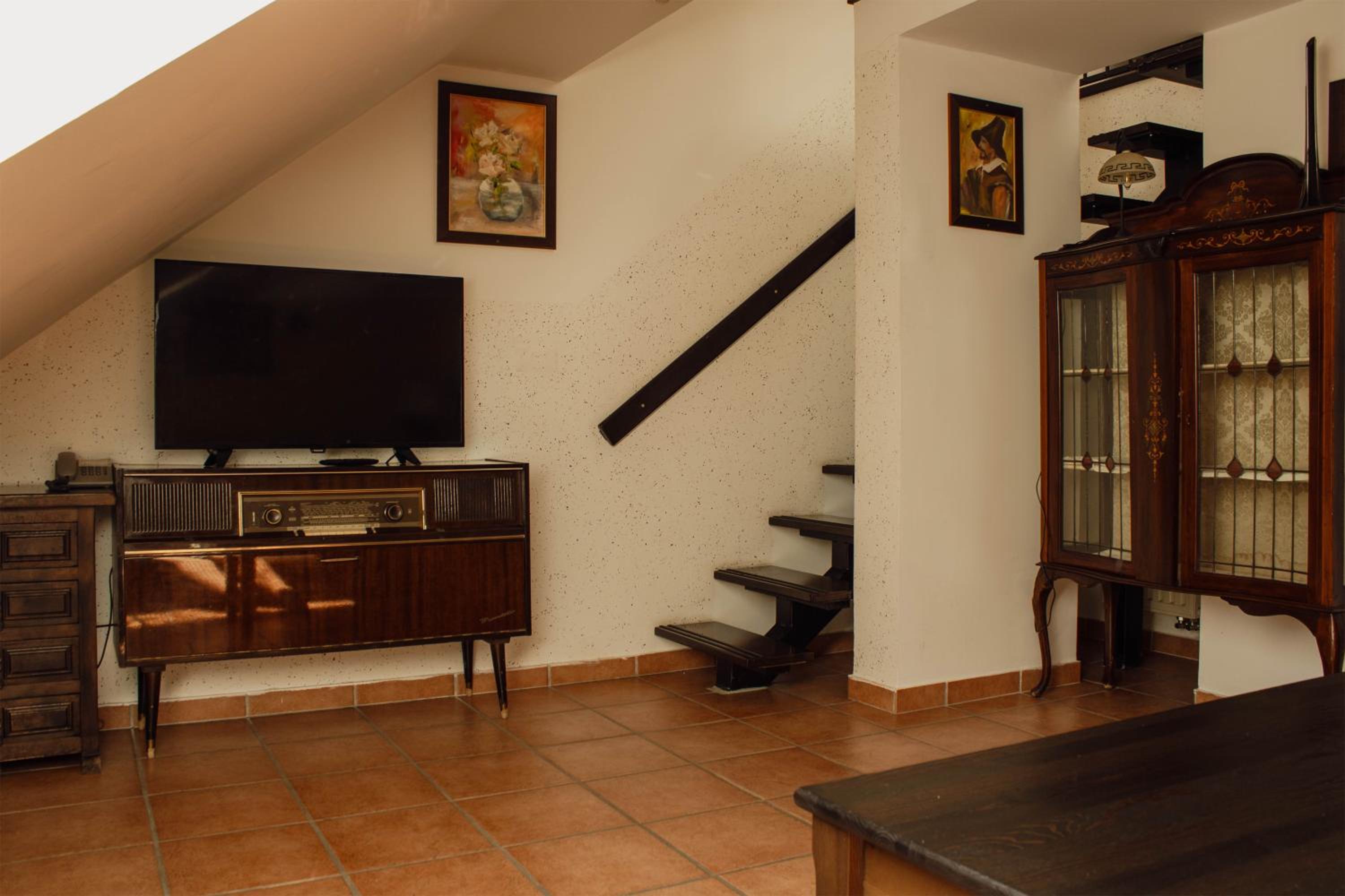 Studio Apartment - Photo 5