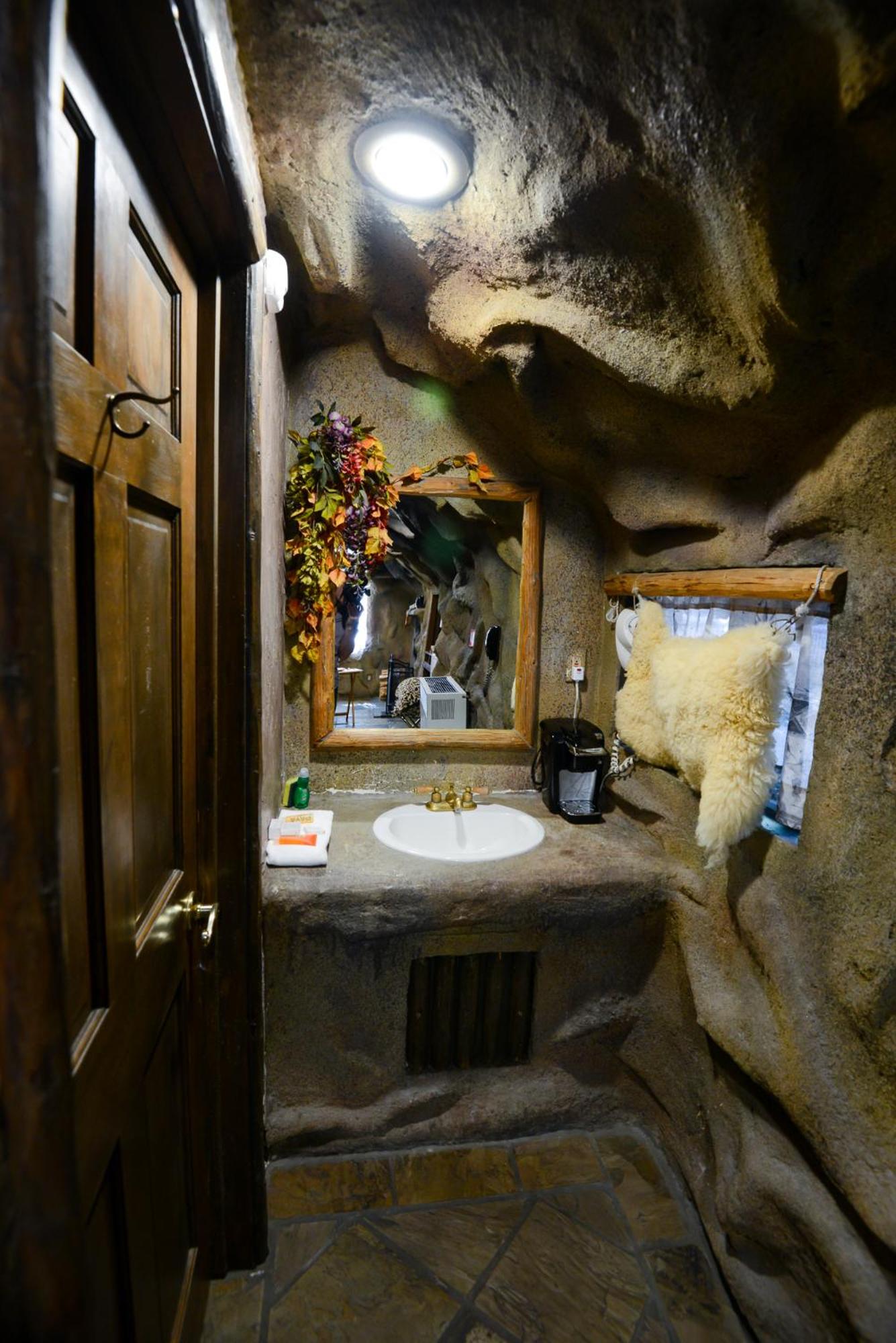 The Crystal Cave  photo 2