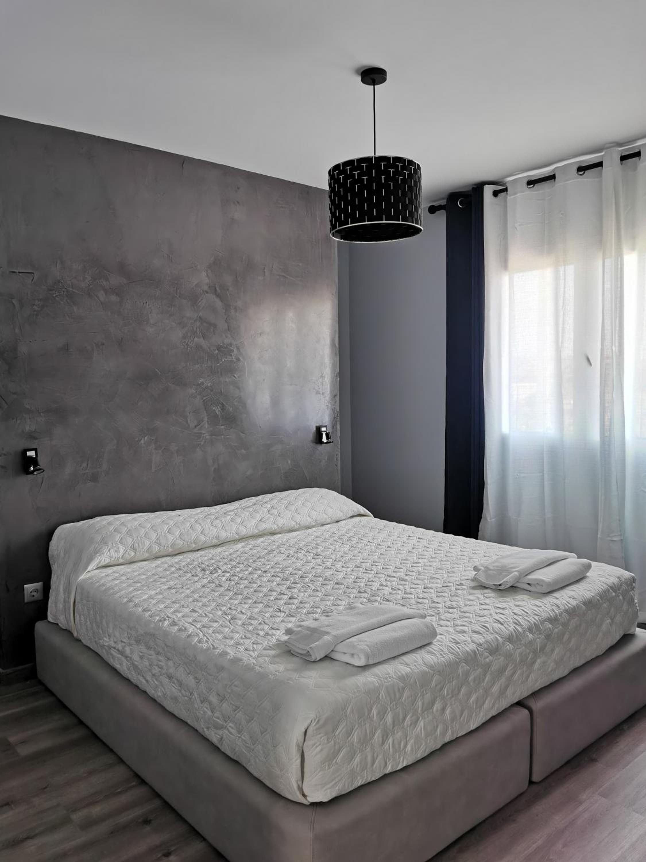 Double Room - Photo 3