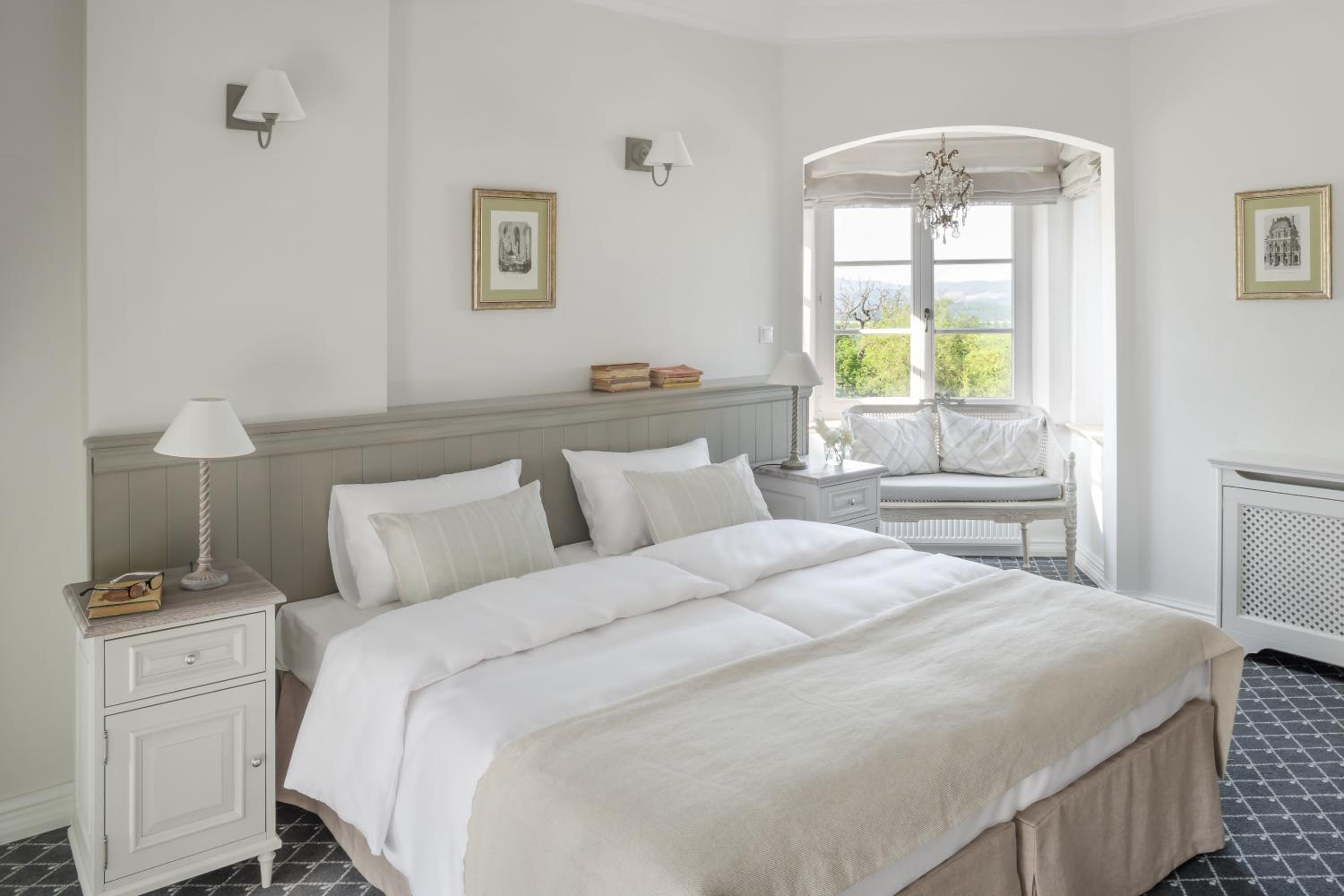 Deluxe Double Room with Balcony - Photo 2