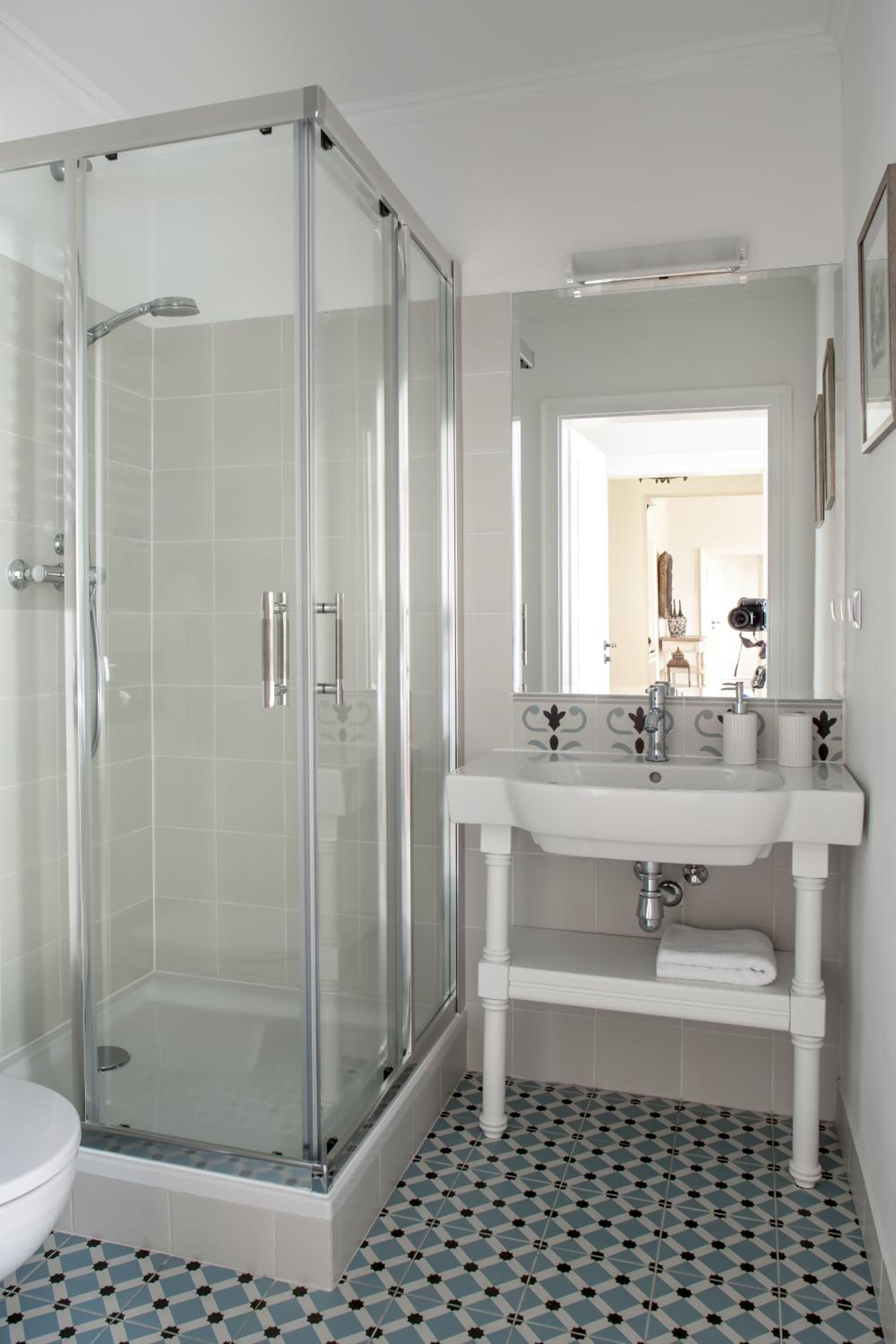 Double or Twin Room - Photo 2