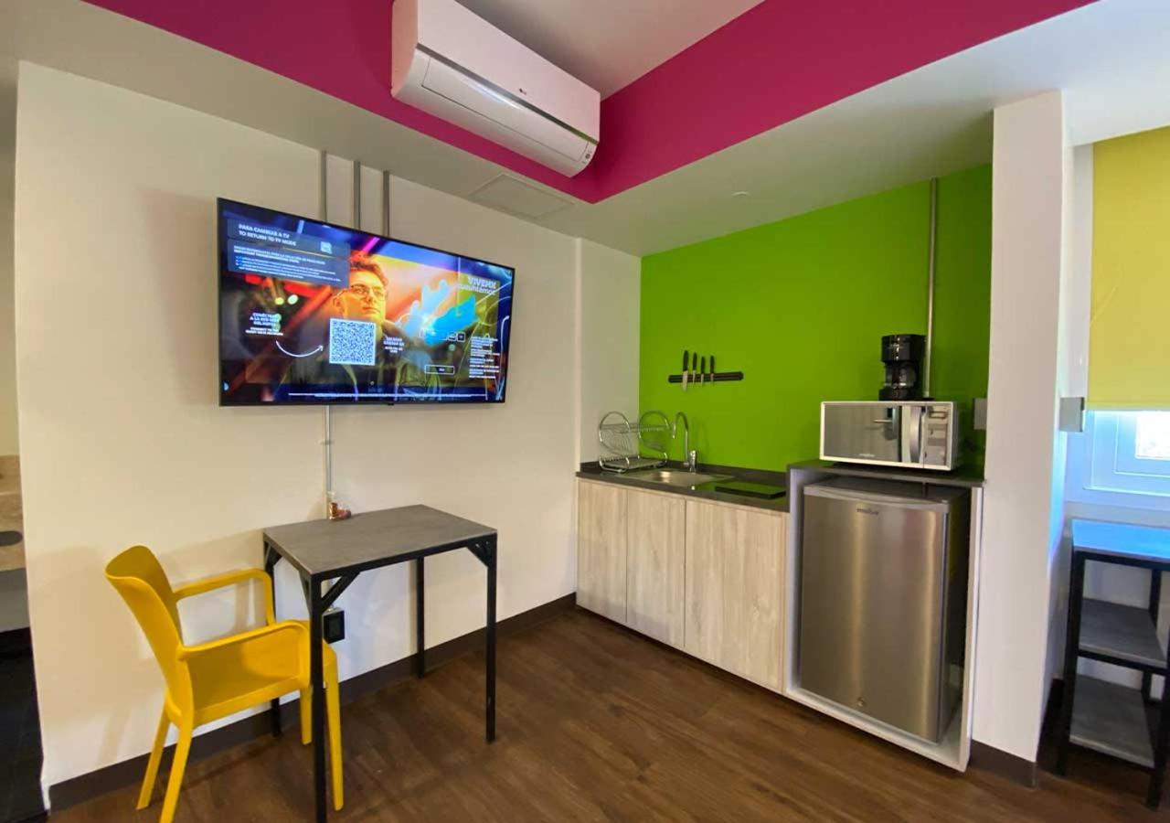 Suite - Photo 5
