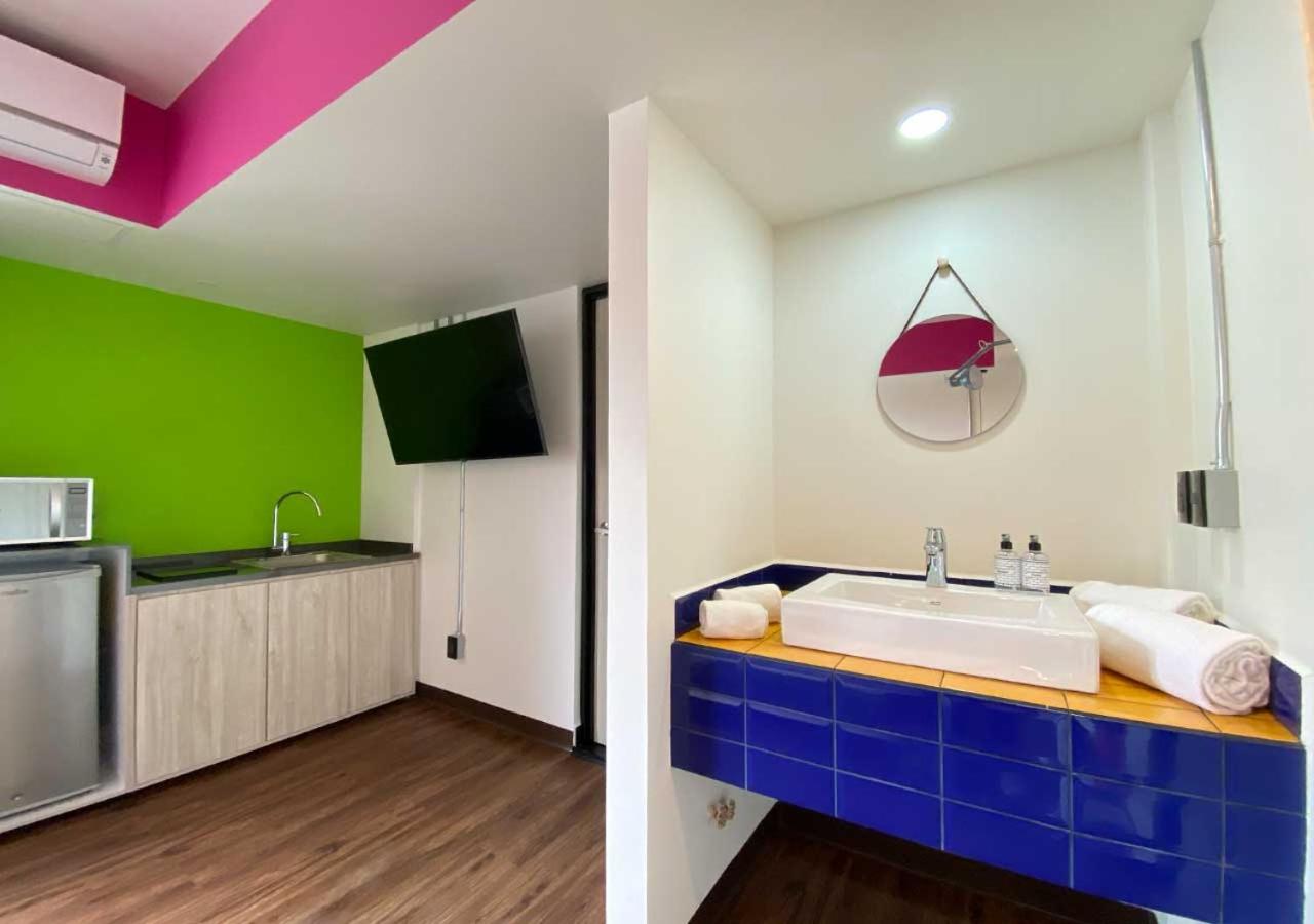 Suite - Photo 6