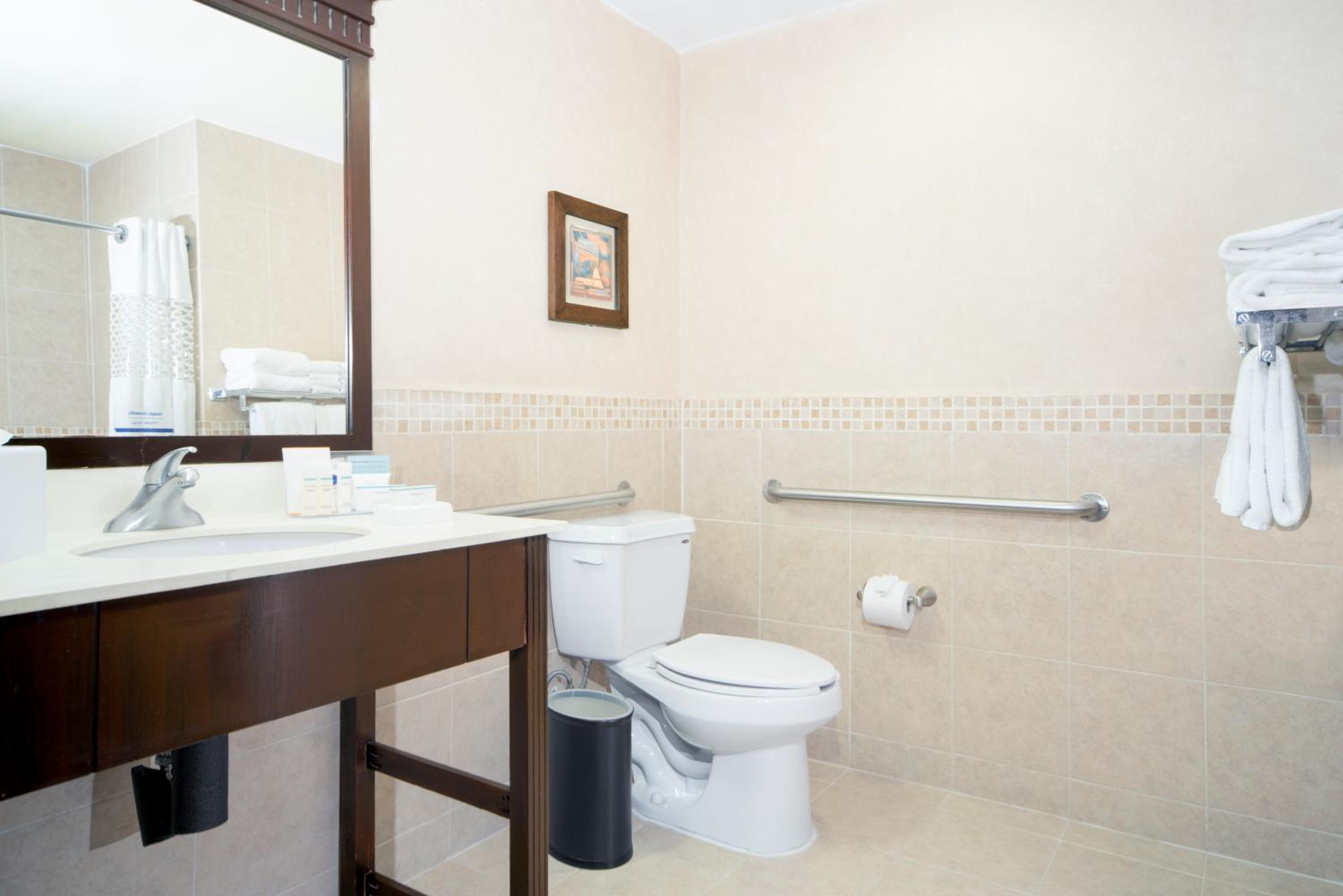 Queen Room - Disability Access/Non-Smoking - Photo 2