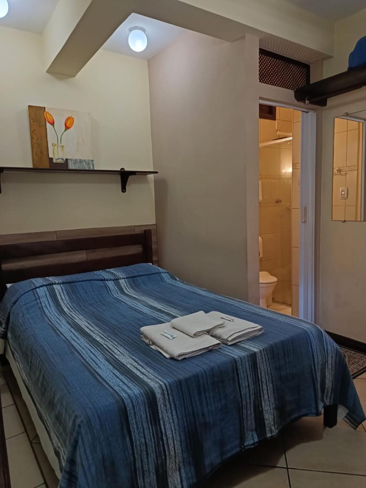 Single Room with Private Bathroom photo 1