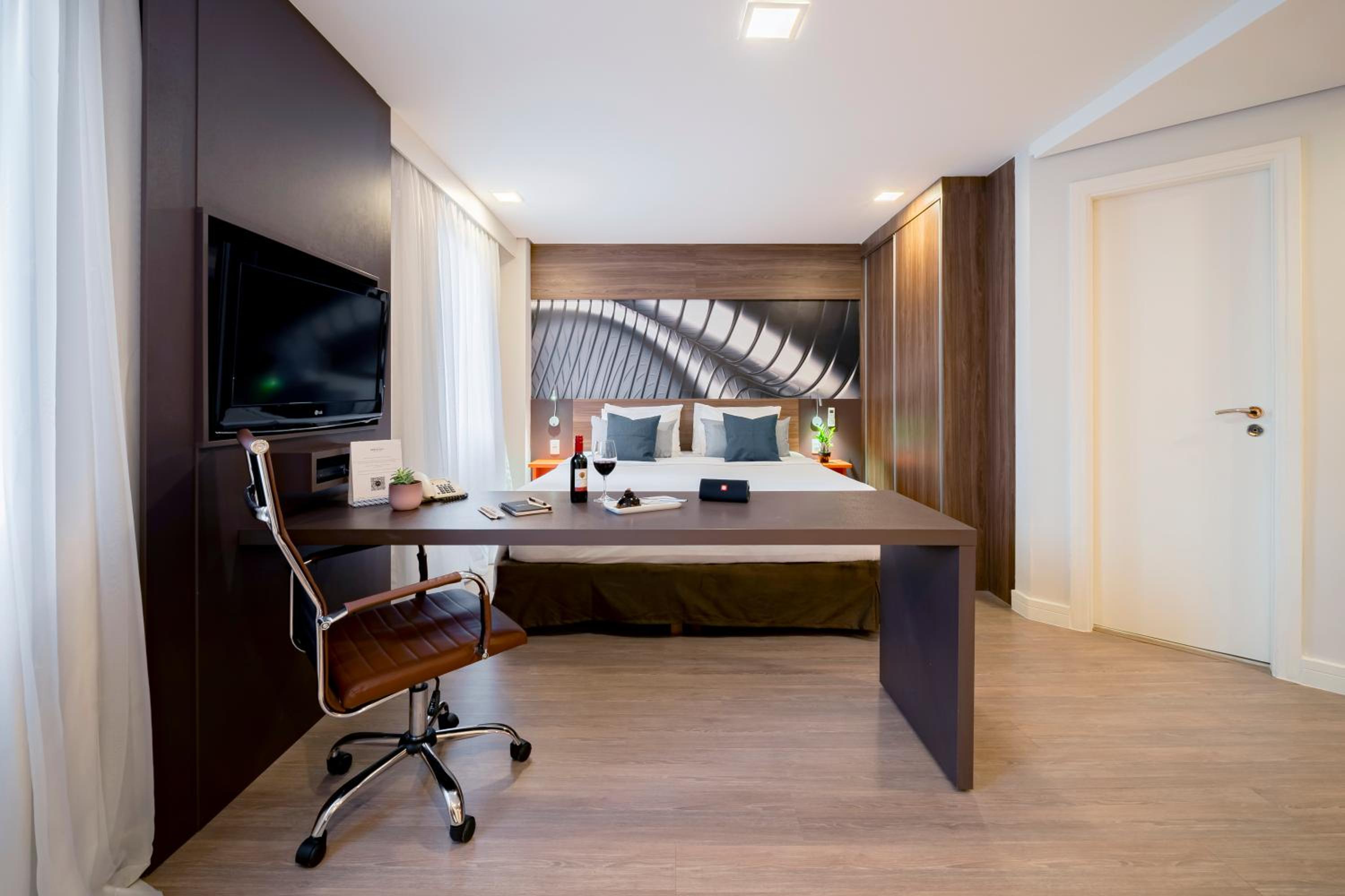 Superior King Room - Photo 6