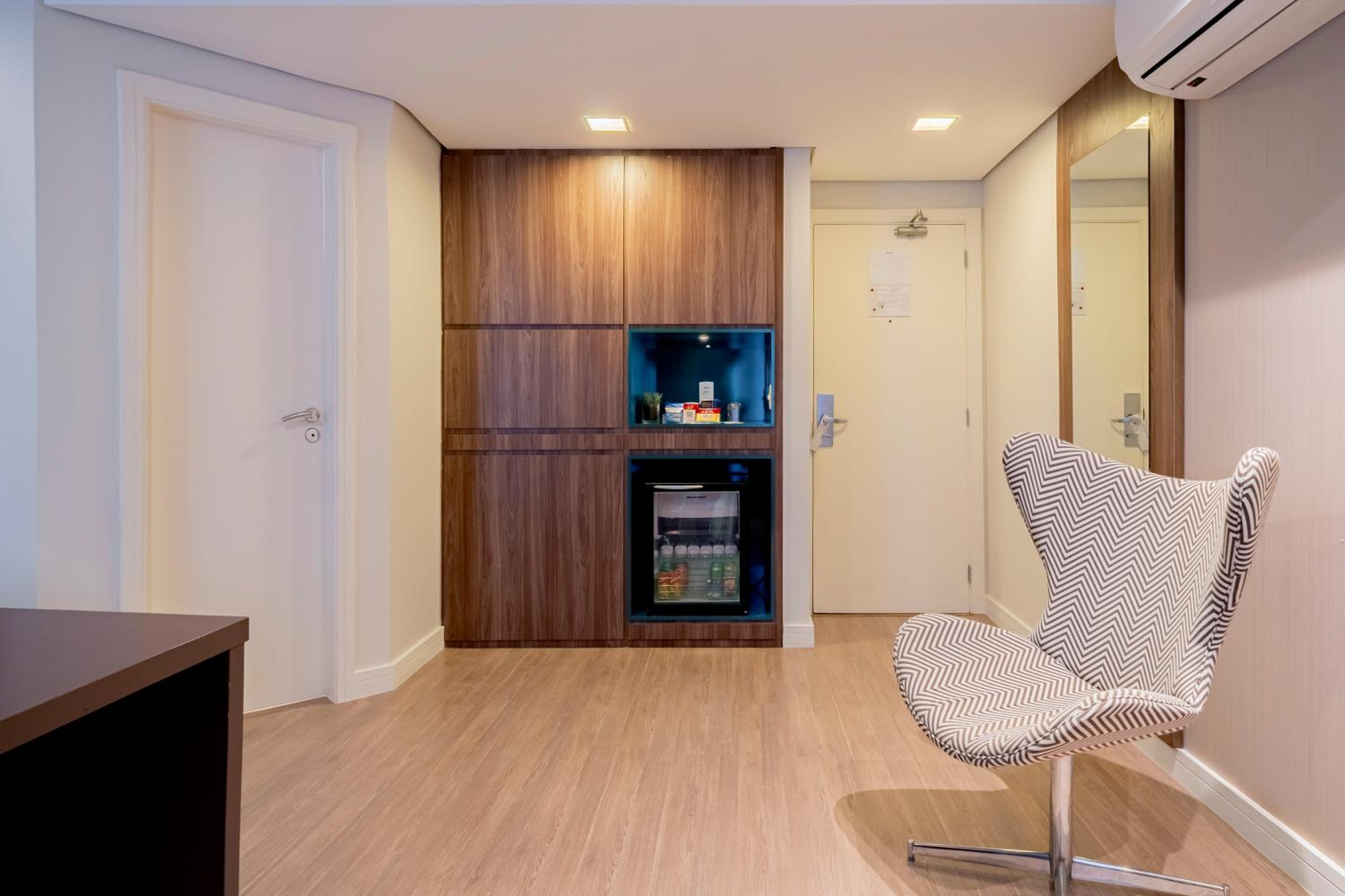 Superior King Room - Photo 5