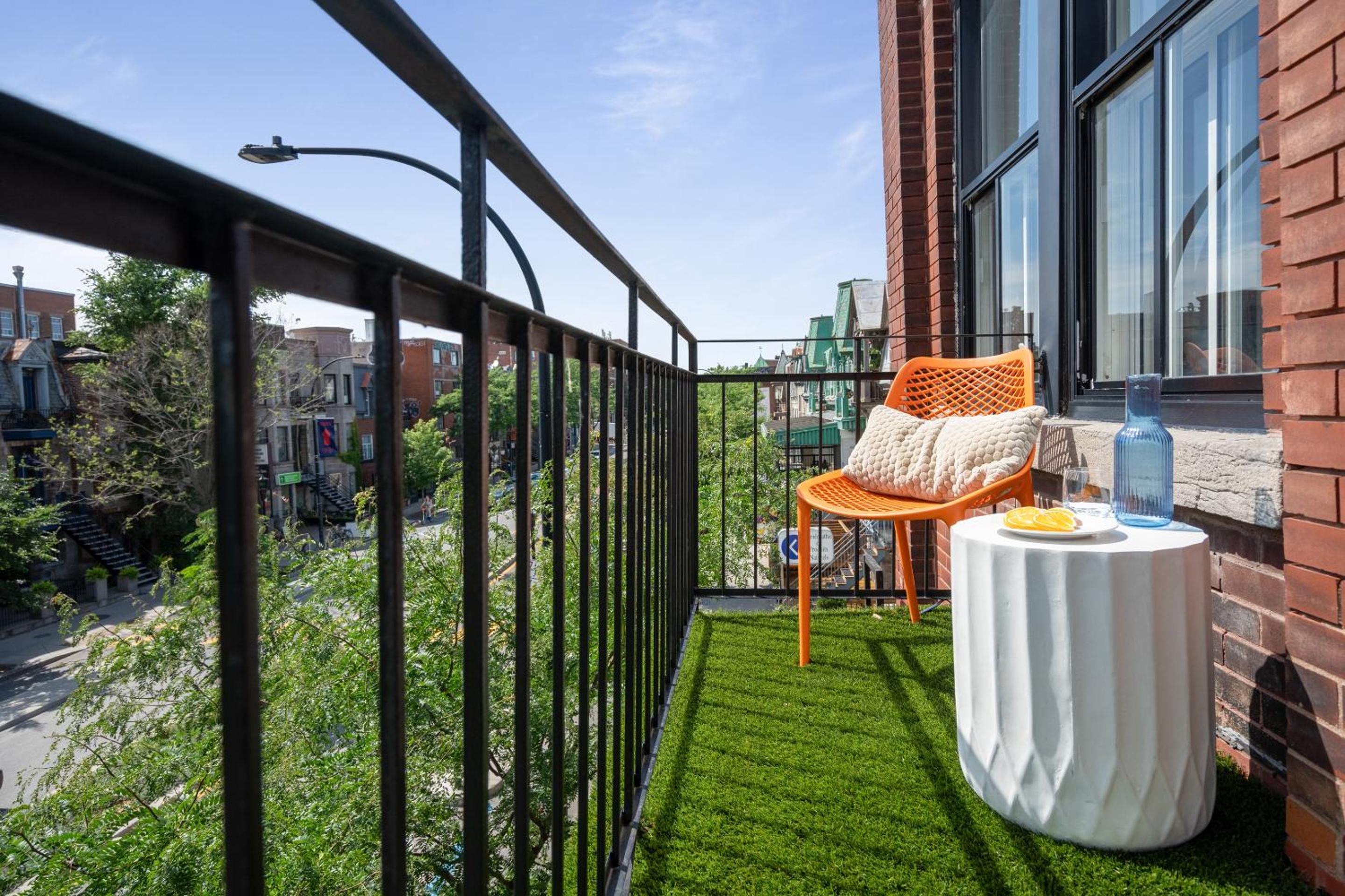 Apartment with Balcony - Photo 16