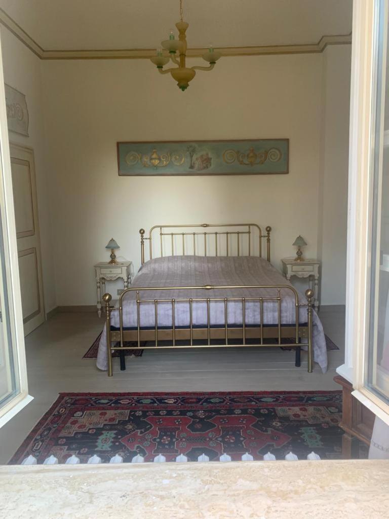 Queen Room photo 1