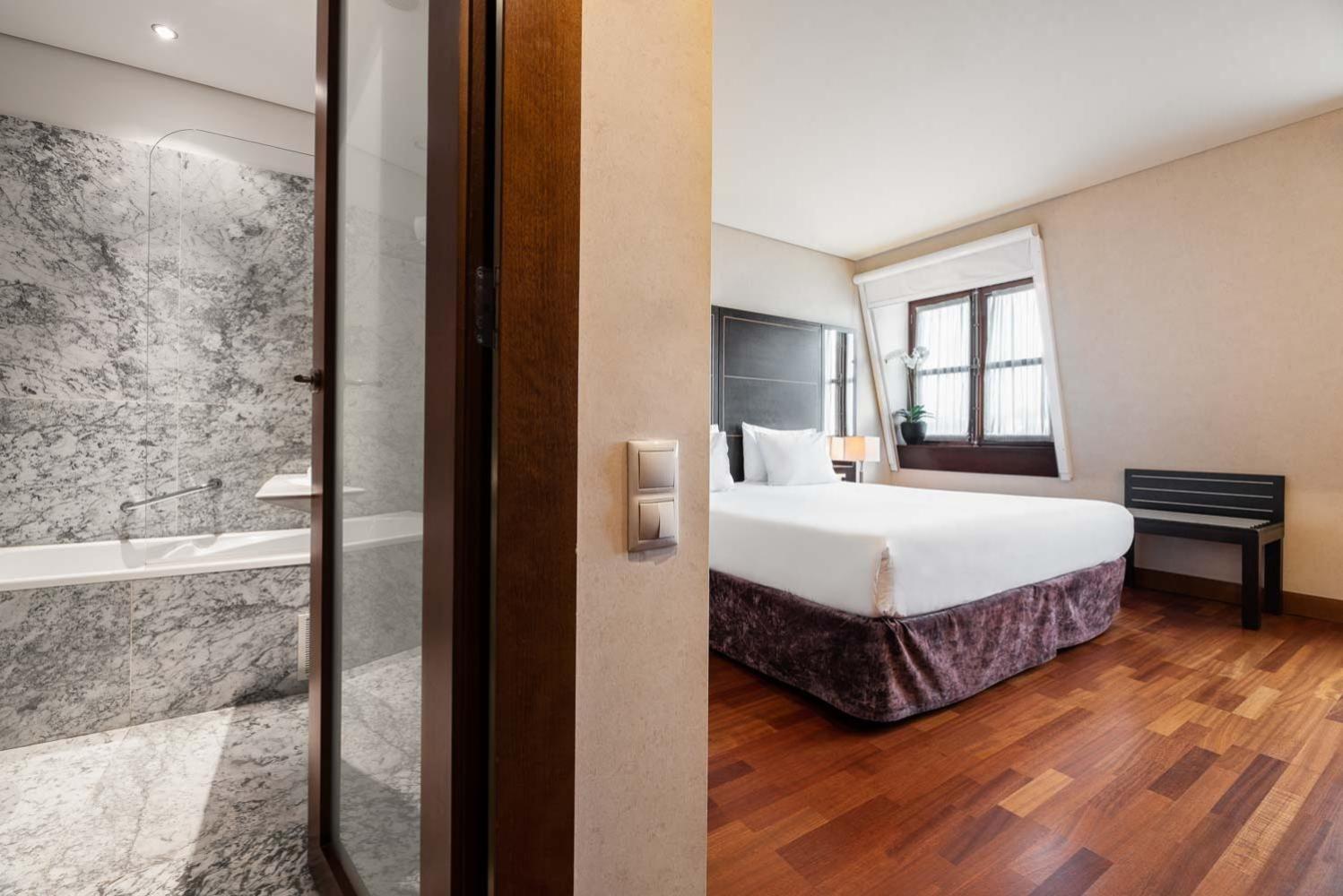 Standard Double Room - Photo 2