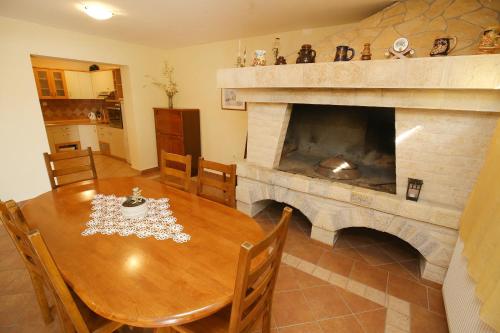 Comfort Two-Bedroom Apartment with Private Garden and BBQ photo 3