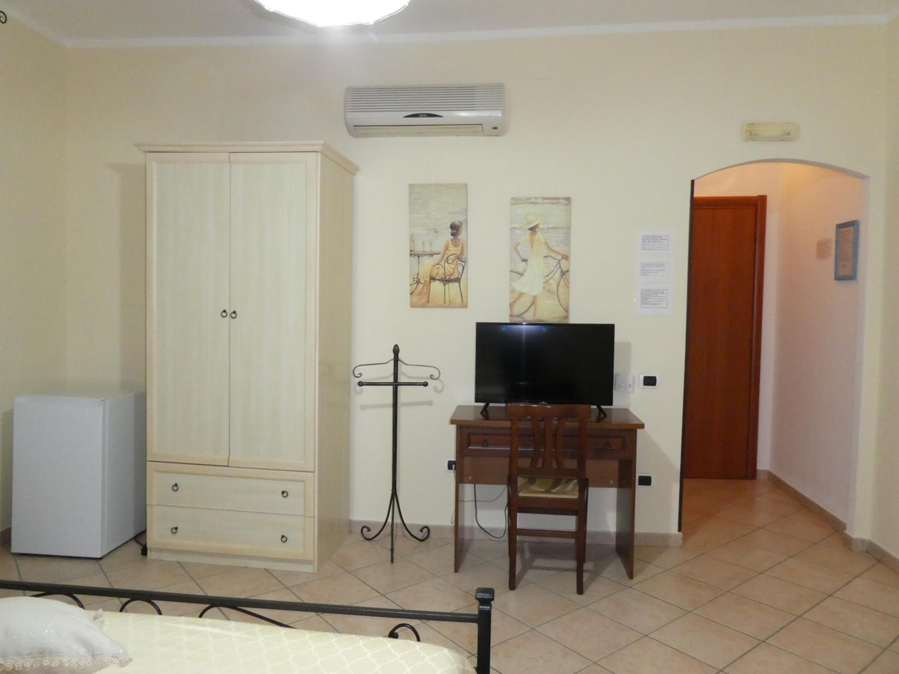 Triple Room - Photo 1