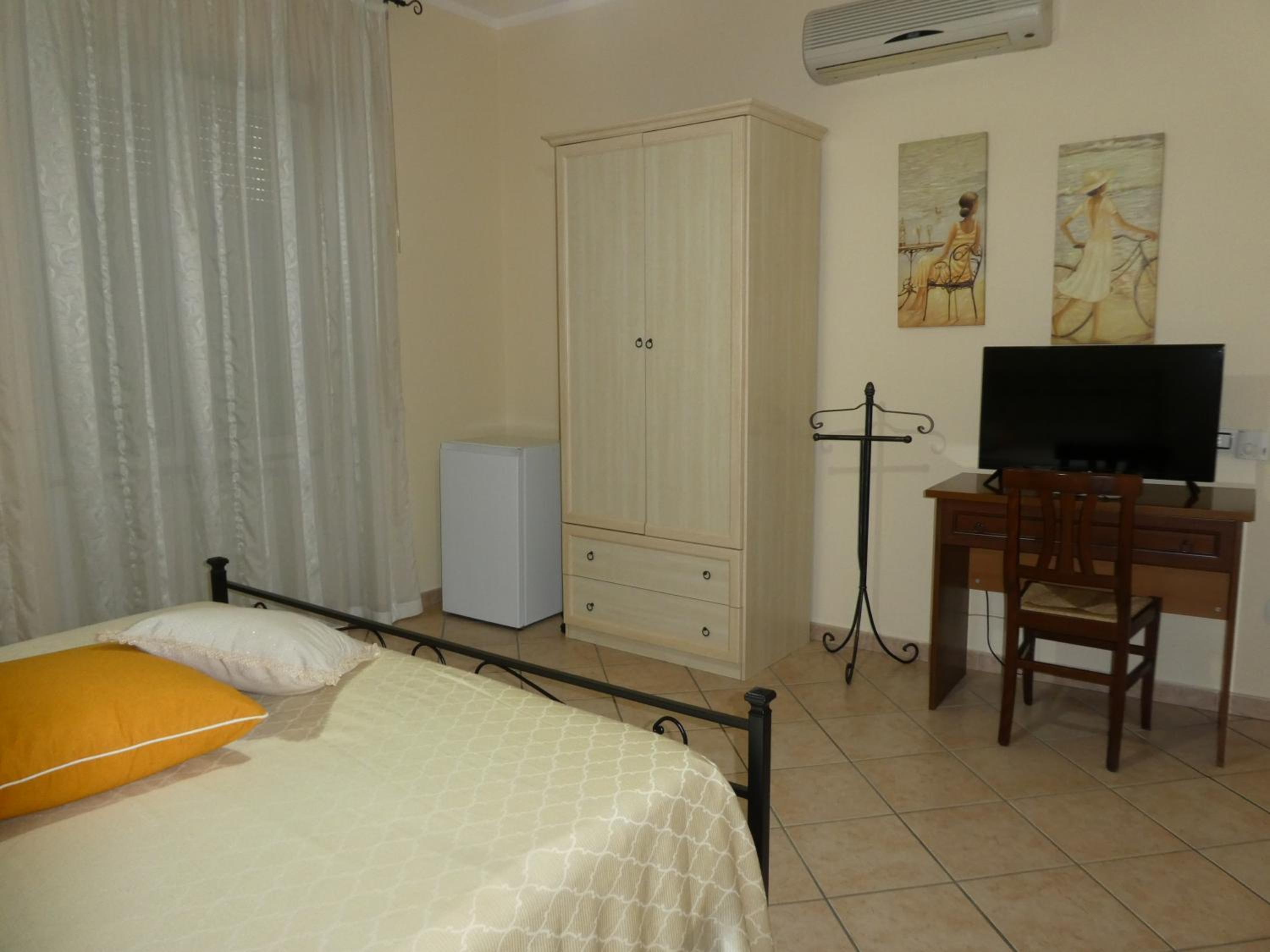 Triple Room - Photo 18