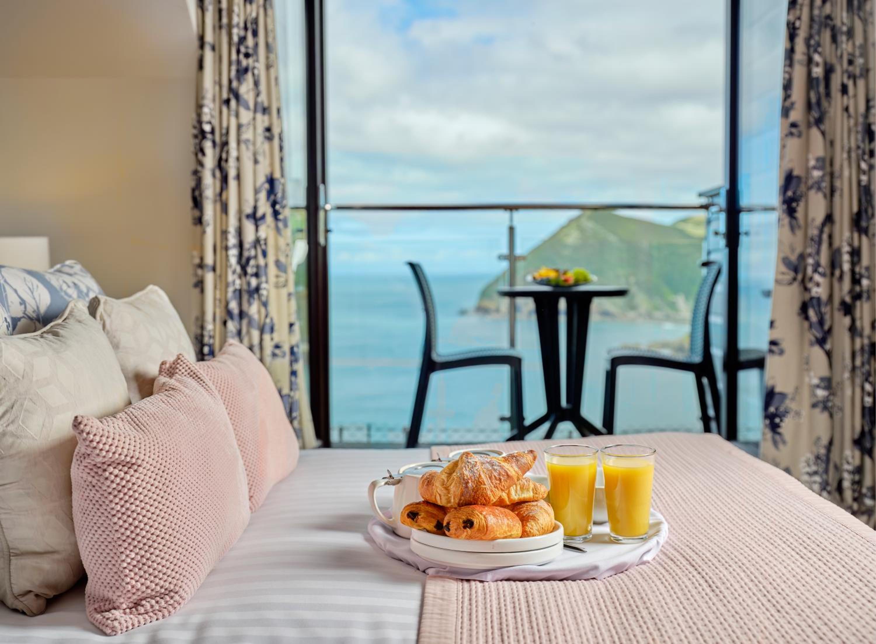 Classic Double Room with Balcony photo 2