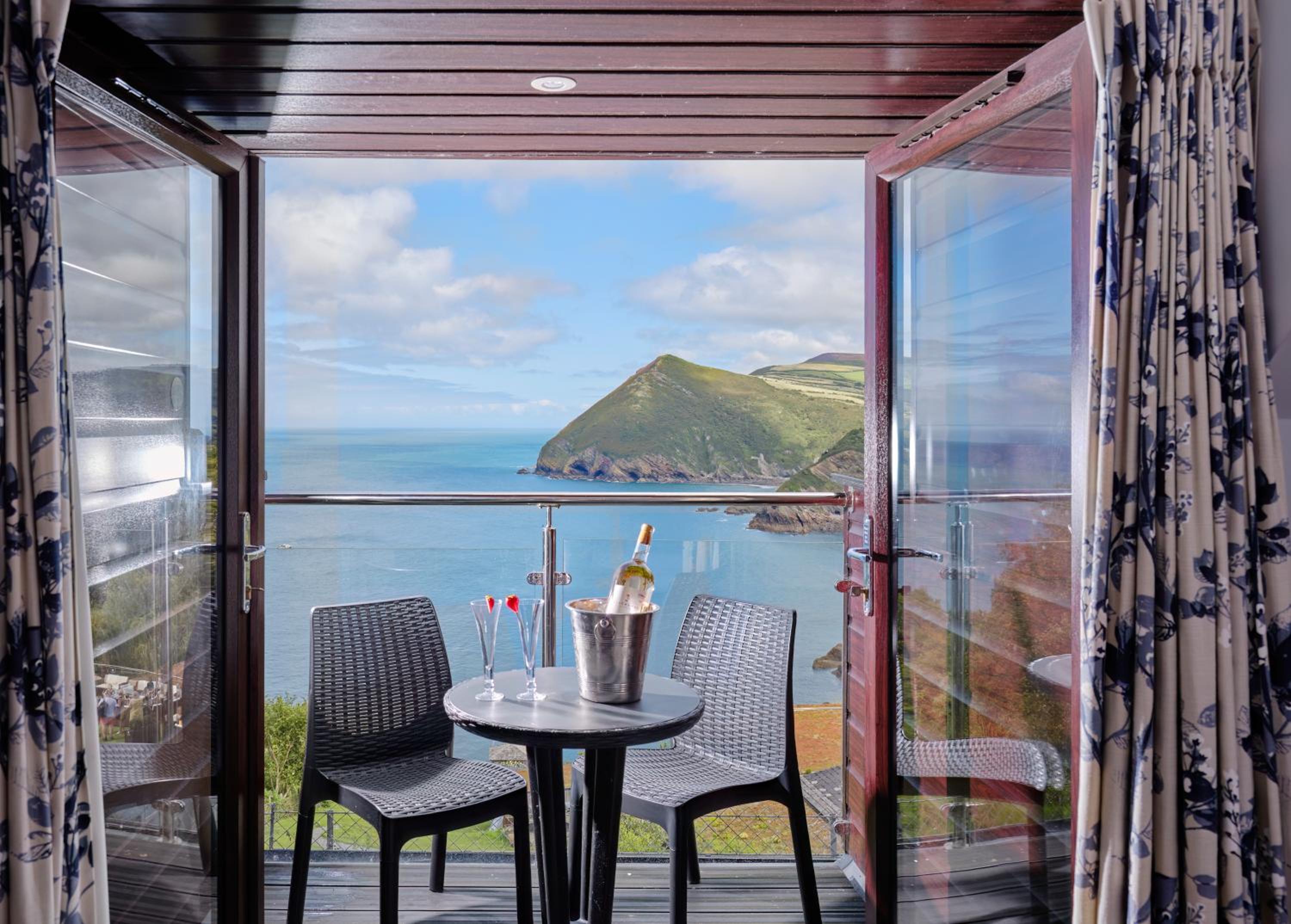 Classic Double Room with Balcony photo 3