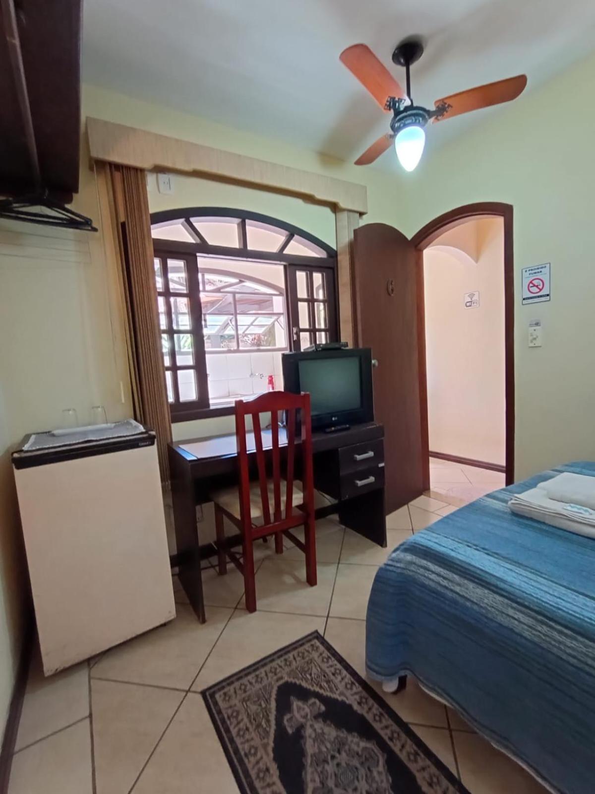 Single Room with Private Bathroom photo 3