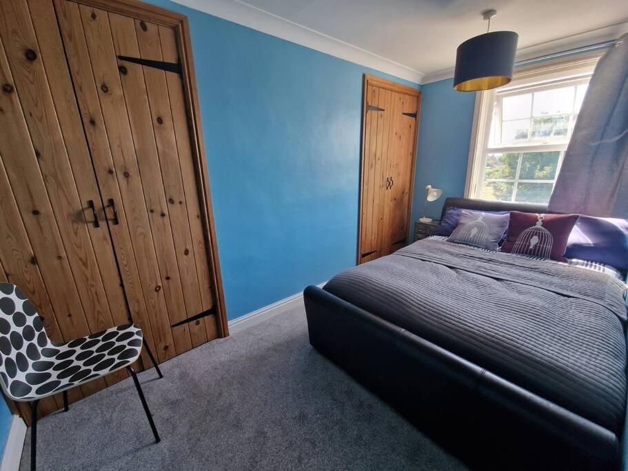 Three-Bedroom House photo 1