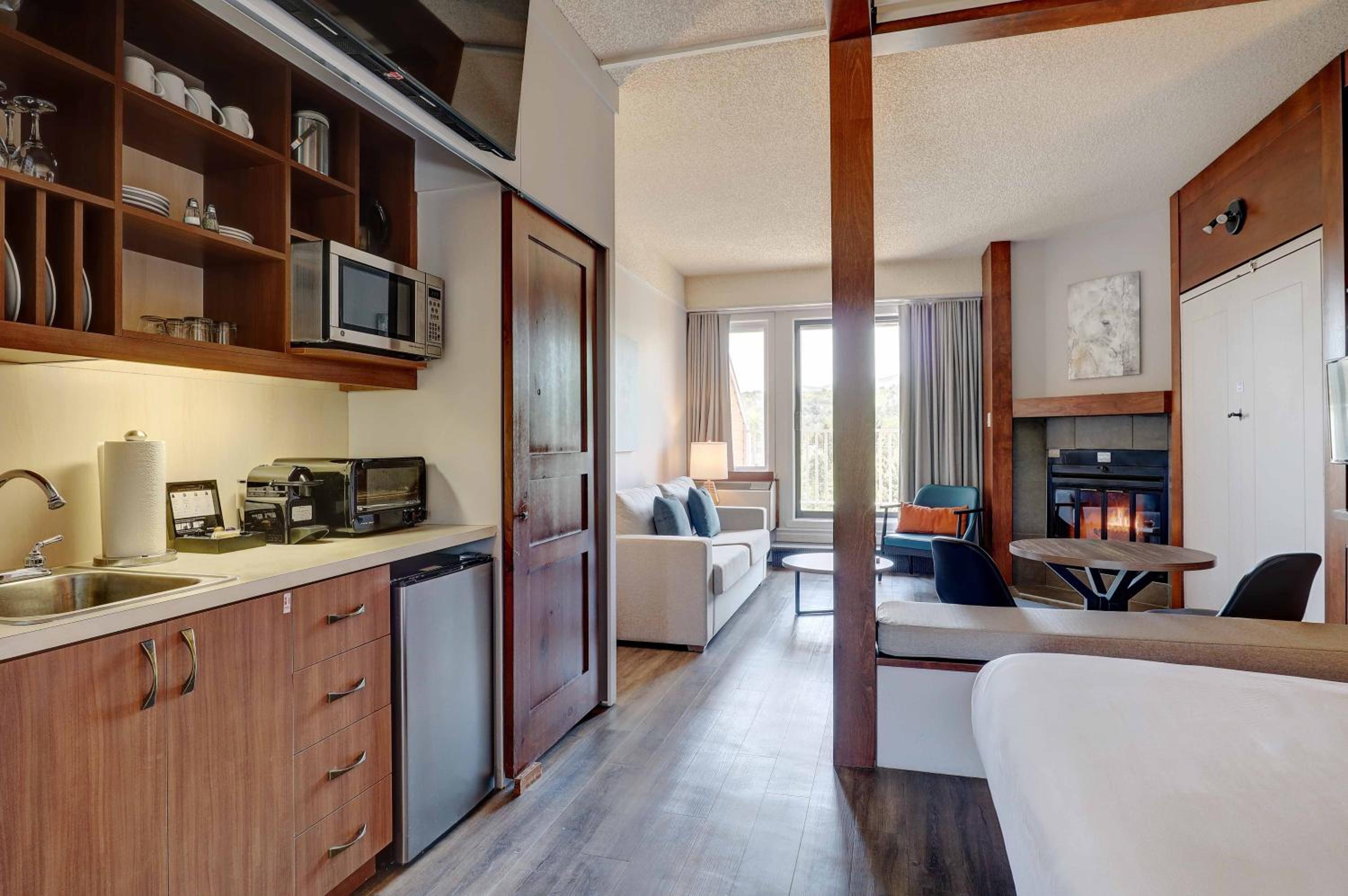 King Suite with Balcony - Photo 1