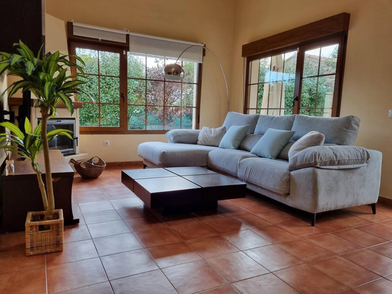 Four-Bedroom House photo 2