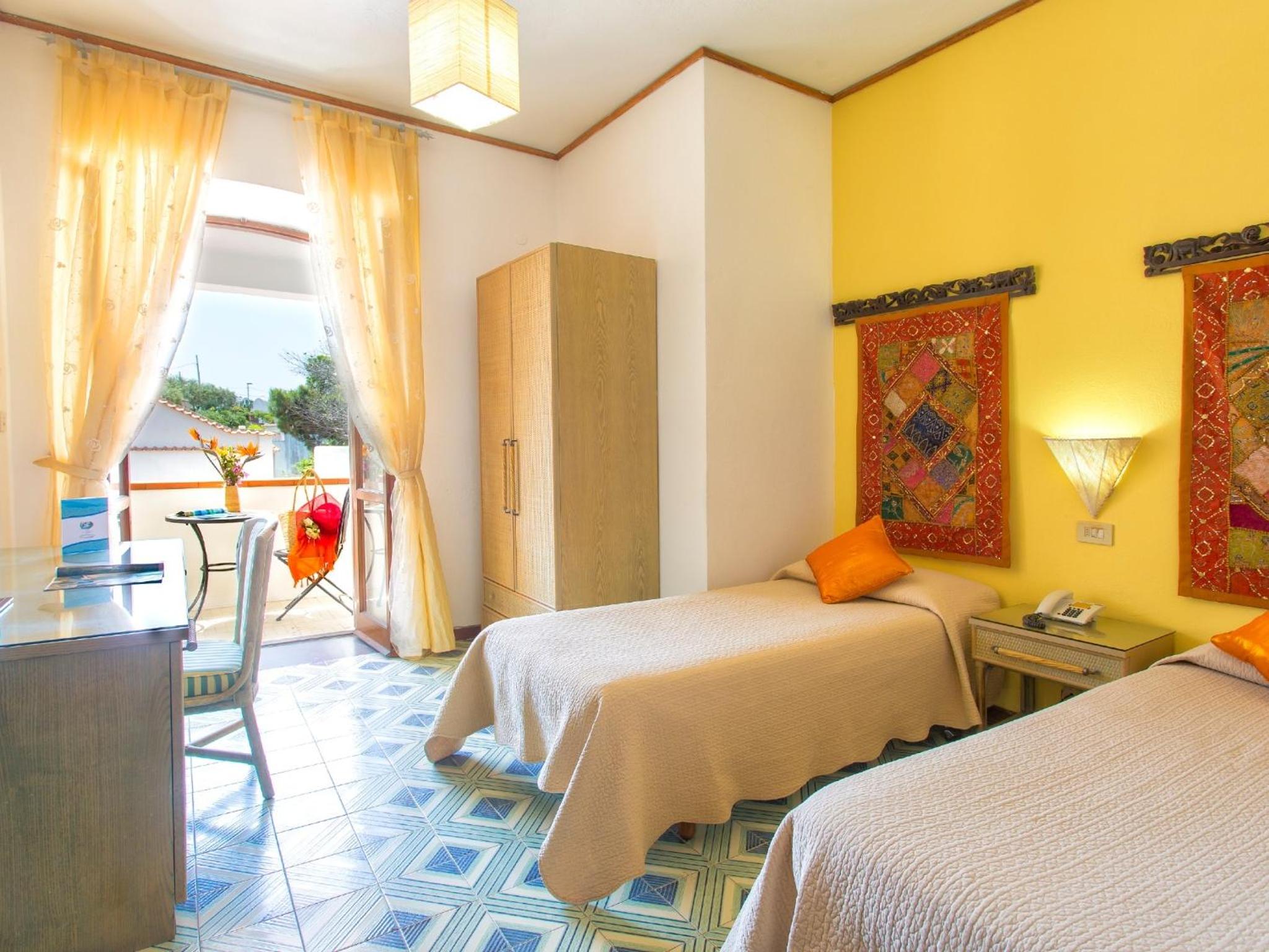 Standard Double Room - Photo 3