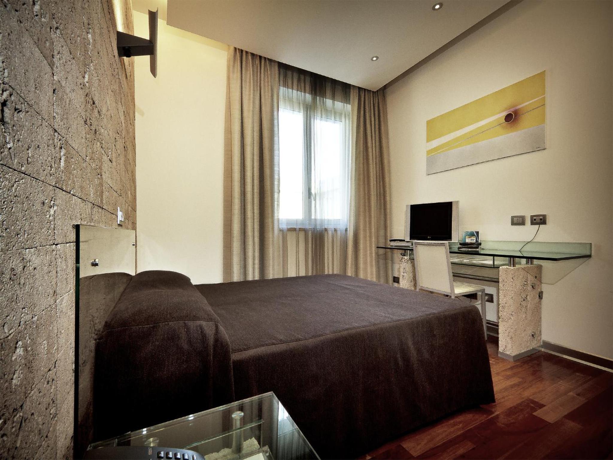 Classic Double or Twin Room with Spa Access photo 2