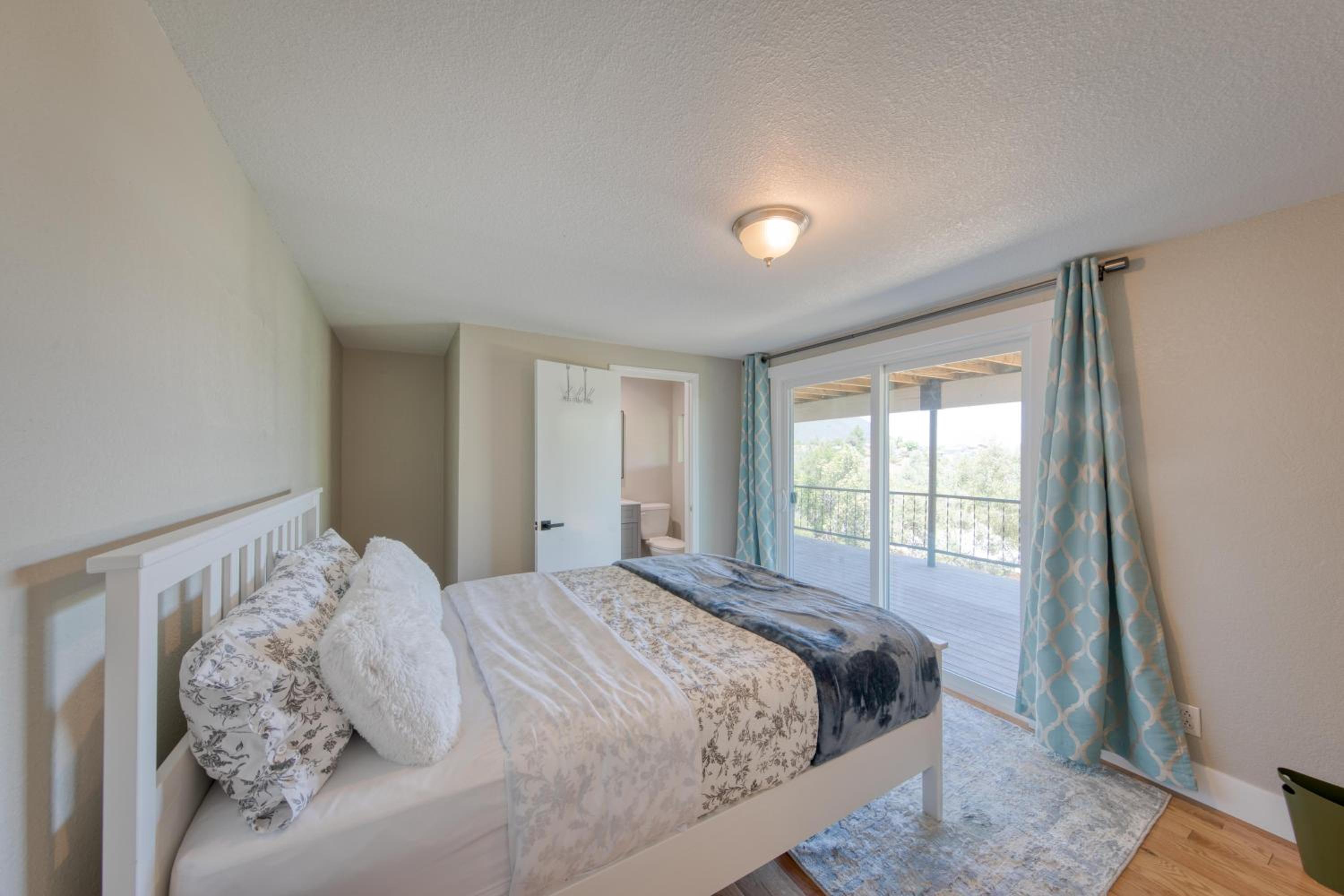 Three-Bedroom House photo 1