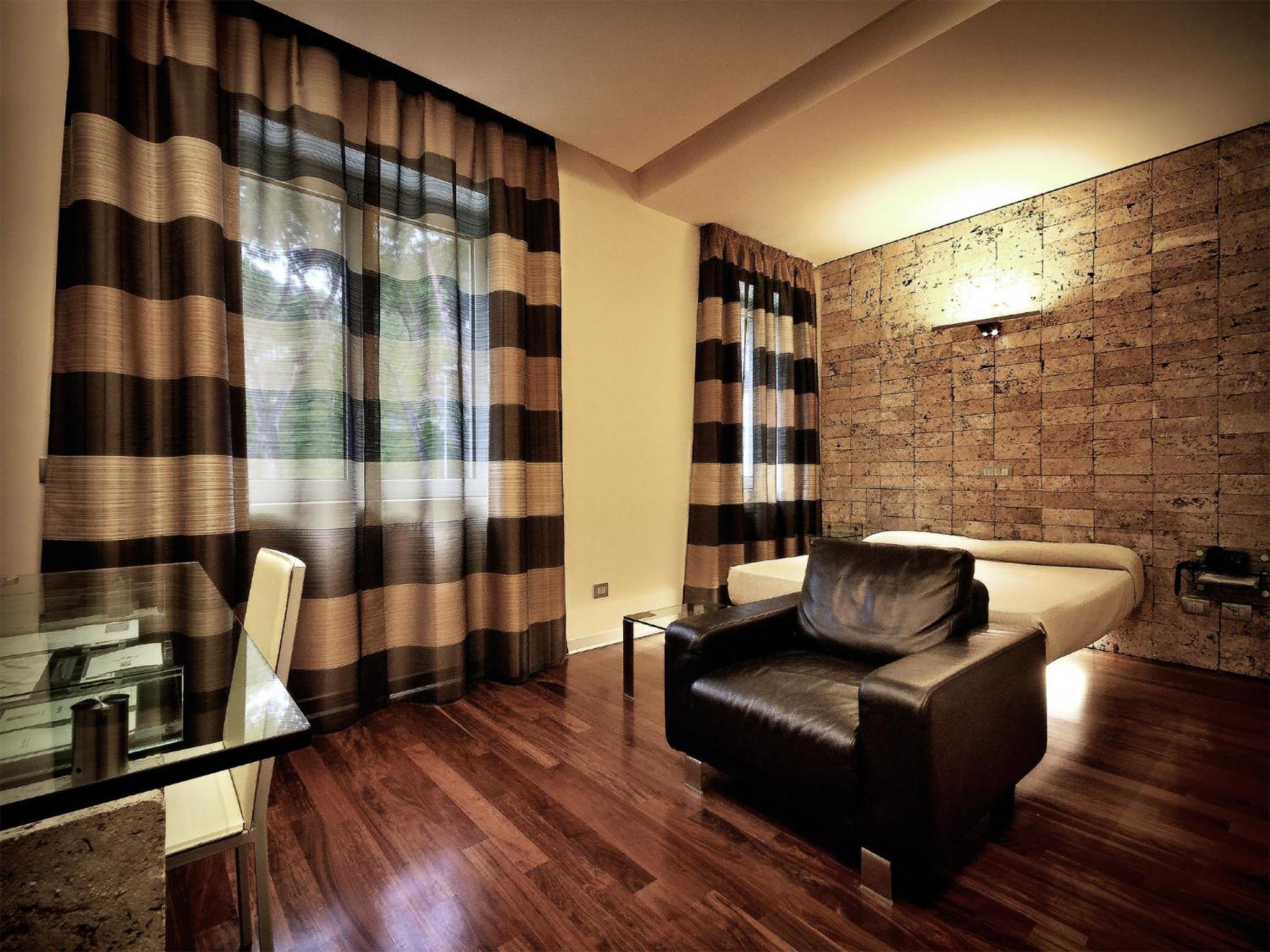 Deluxe Double or Twin Room photo 2