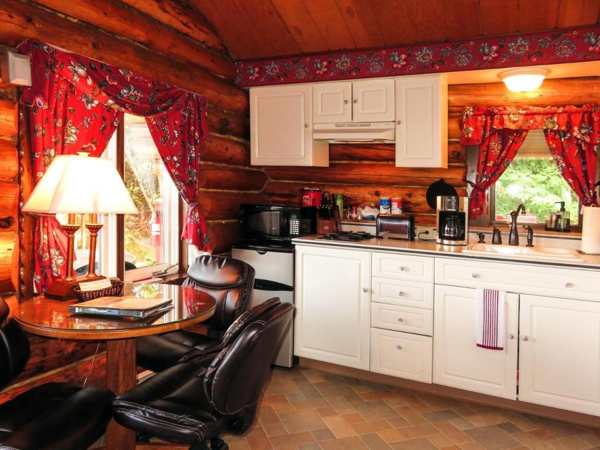 Two-Bedroom Cottage photo 3