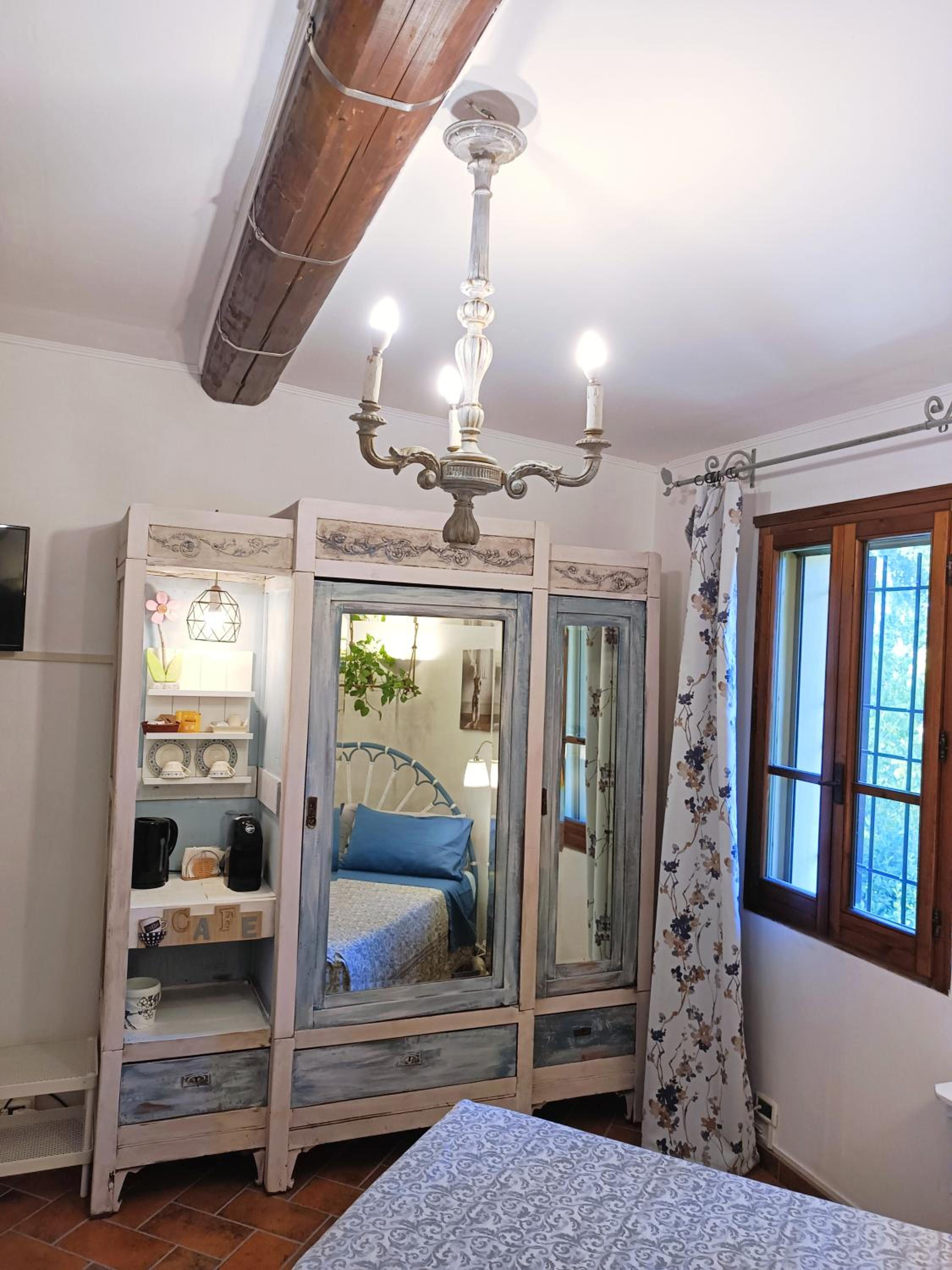 Double or Twin Room with Private Bathroom - Photo 2