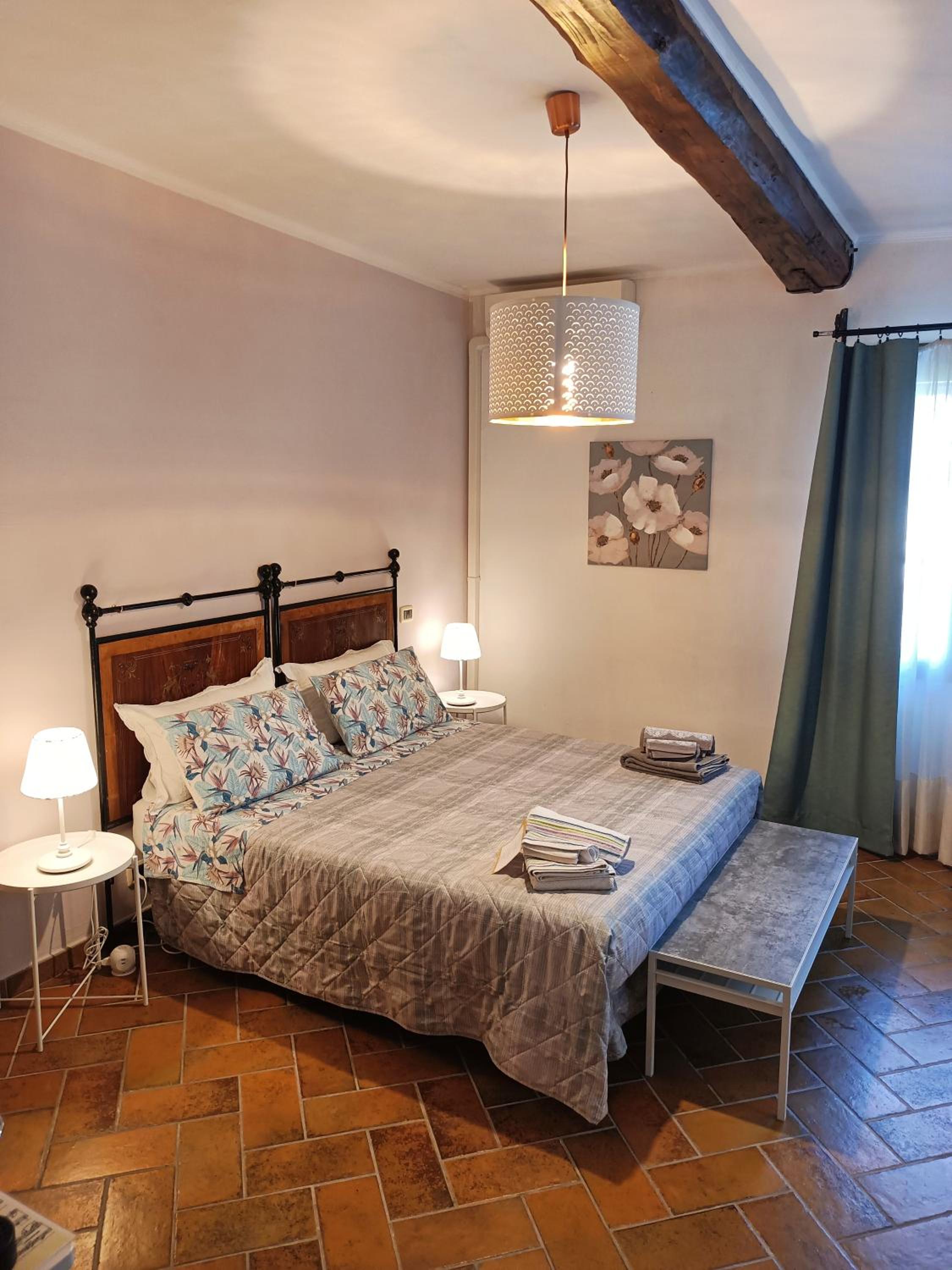 Double or Twin Room with Private Bathroom - Photo 12